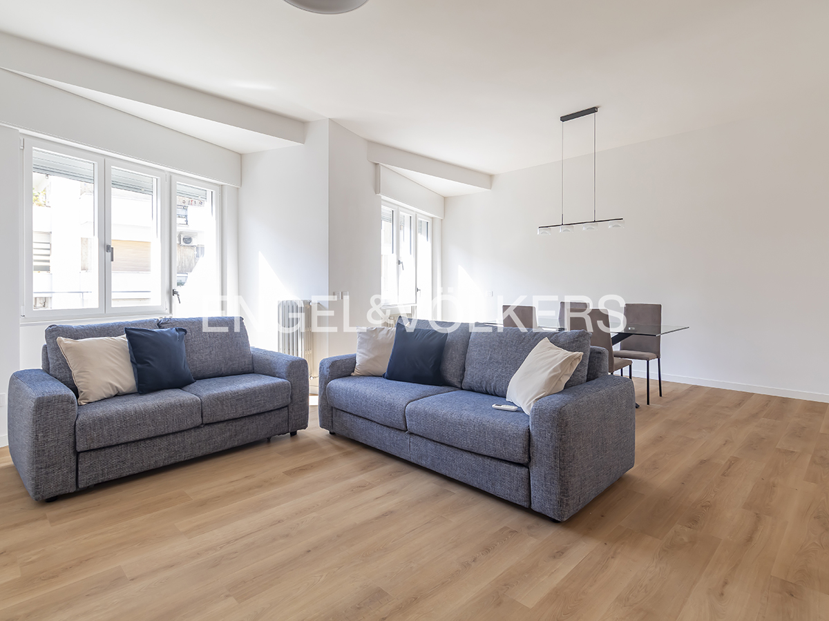 Elegance, light, and stunning views over the Lungotevere