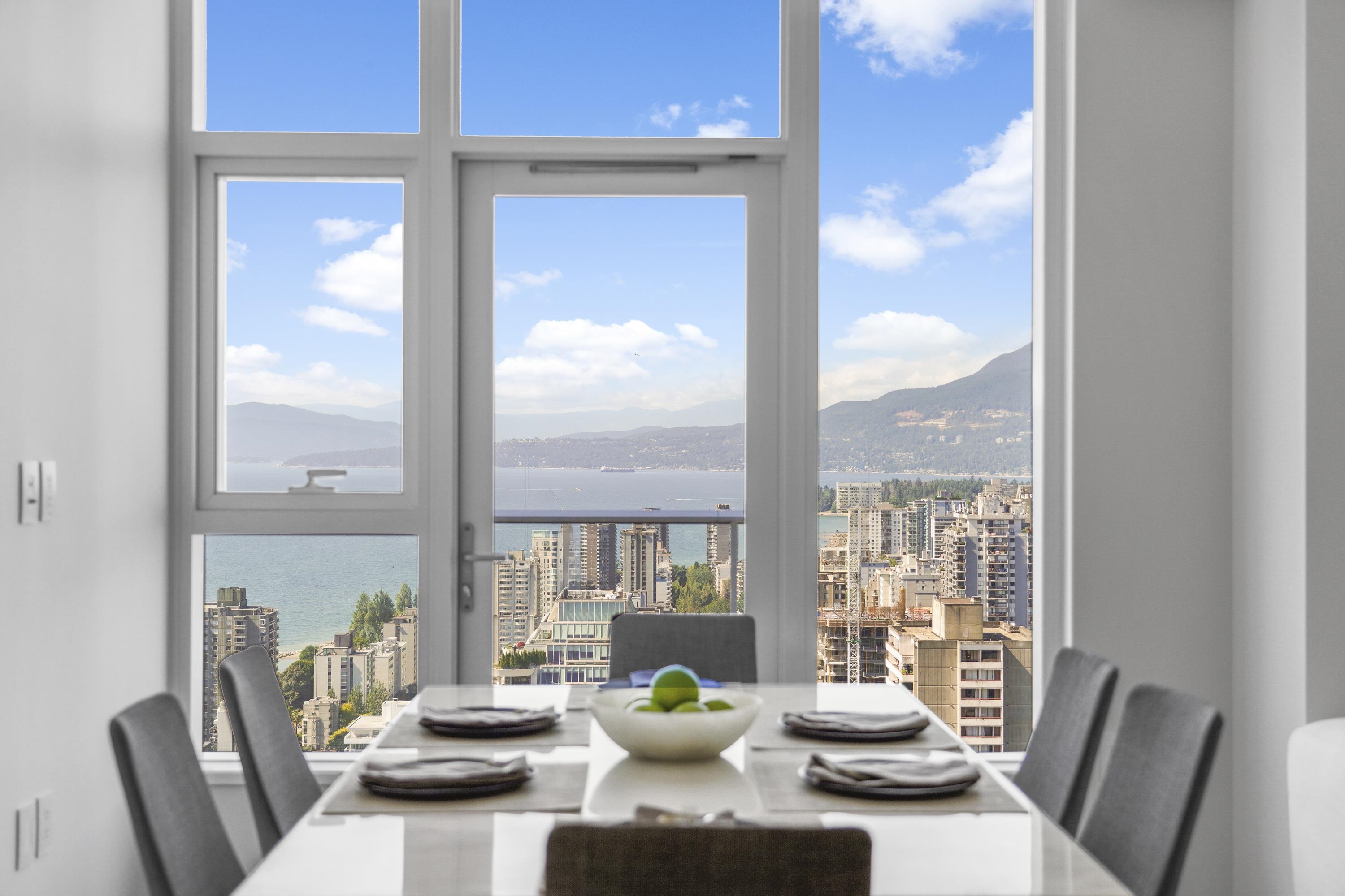 Stunning 2 Bedroom + Den Home w/English Bay Views