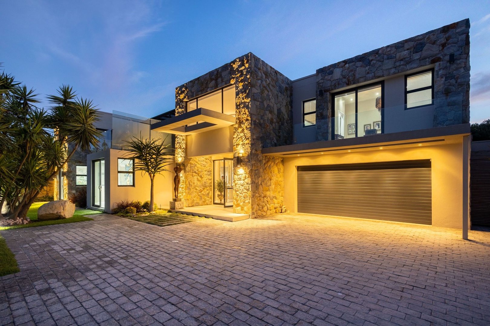 Timeless Luxury: An Oceanview Masterpiece in Cola Beach