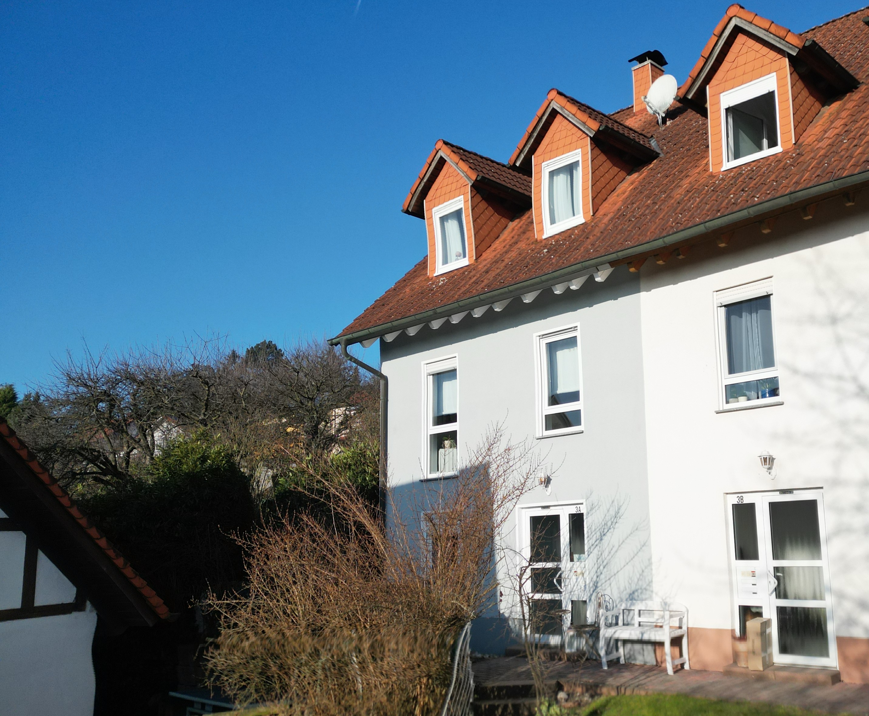 Moderne Doppelhaushälfte in naturnaher Lage von Johannesberg-Breunsberg