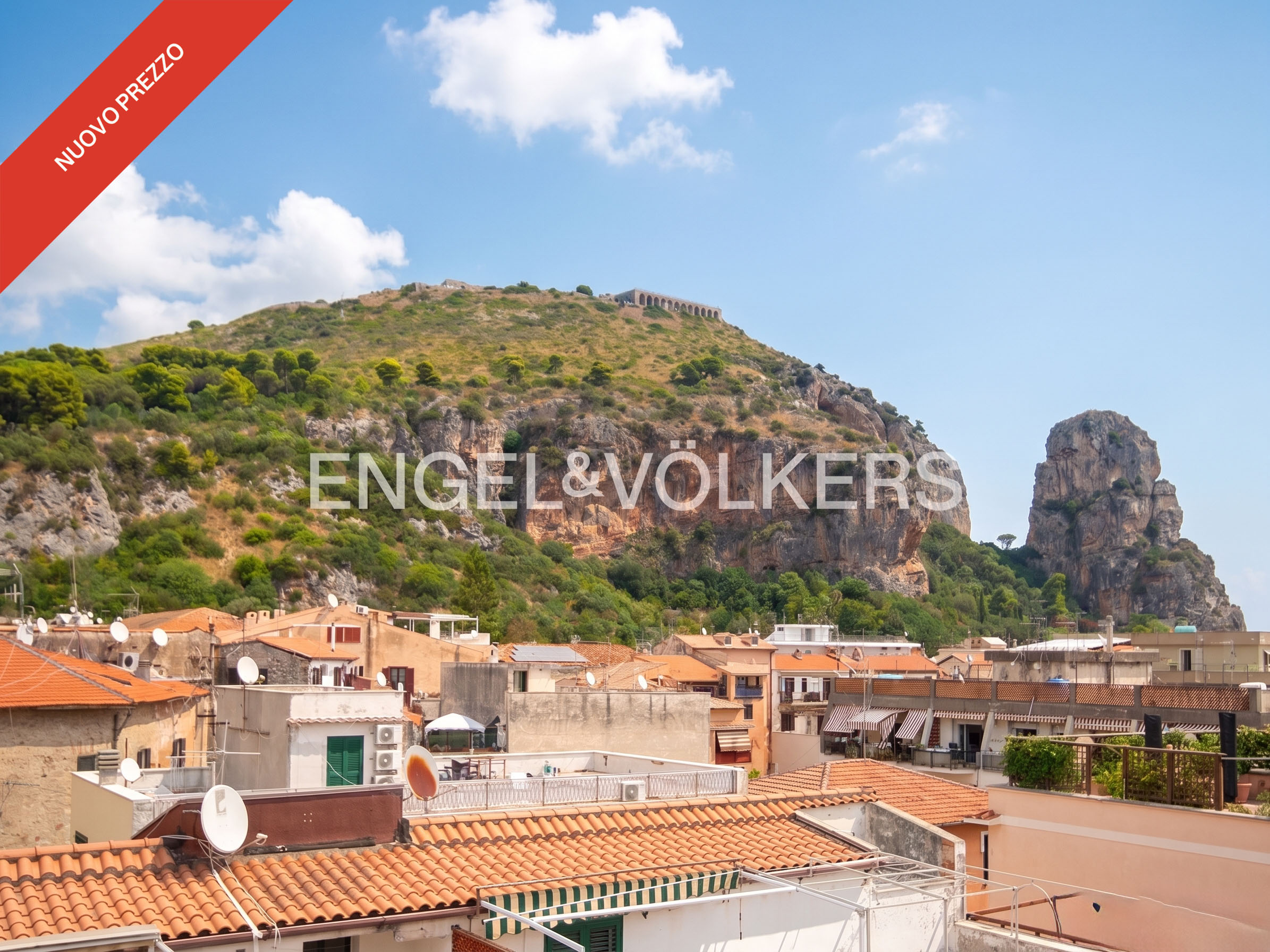 Exclusive apartment in Terracina with panoramic balcony