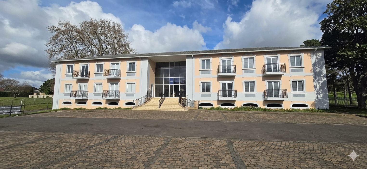 Prime Office Building in Hilton Central