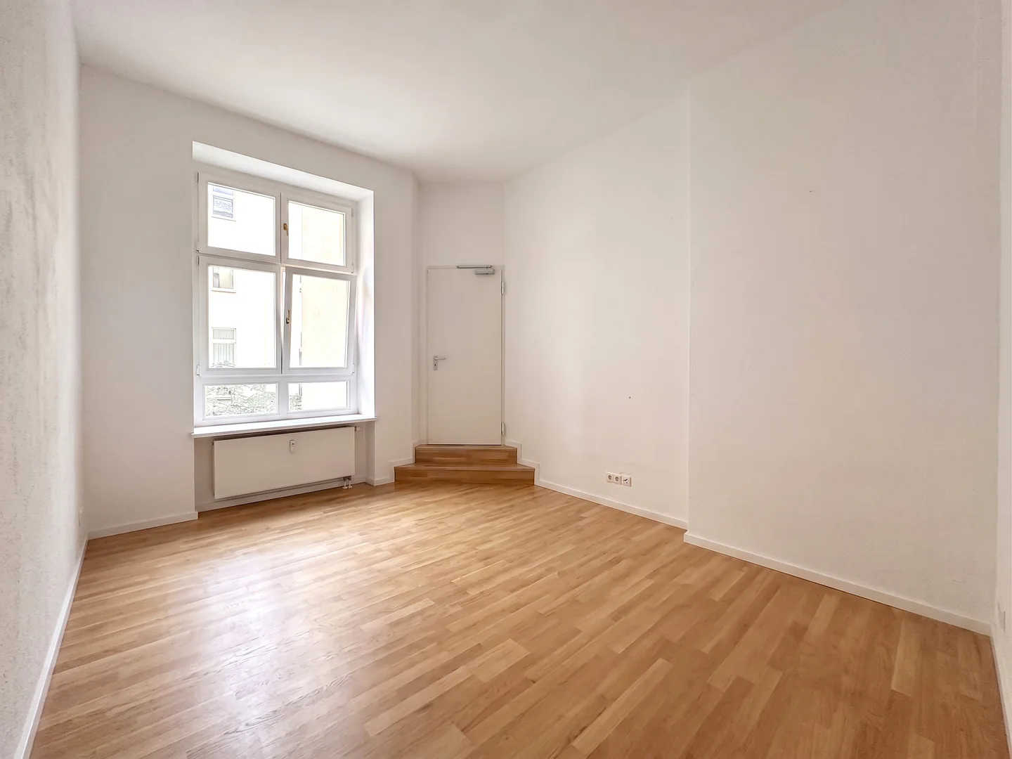 Sanierter Altbau mit privater Terrasse in Bestlage nahe des Kurfürstendamms - Photo 1