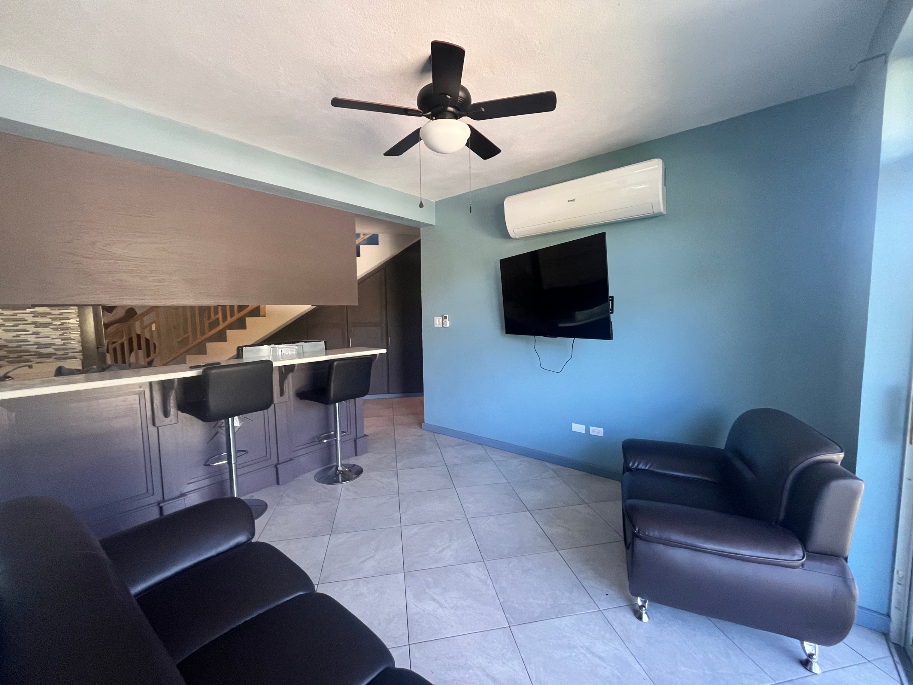 Neat split level city apartment with plenty of storage