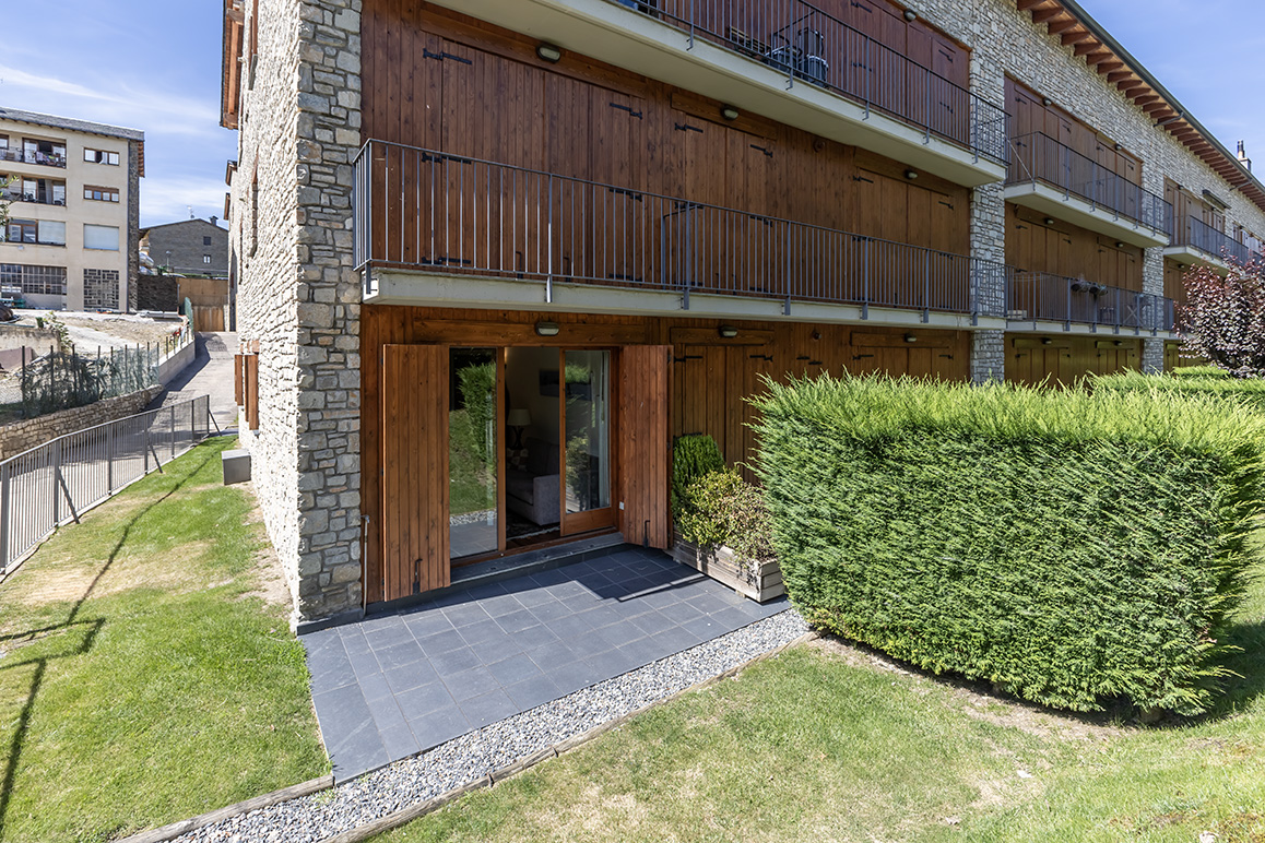 Fantastic ground-floor in Llívia with communal garden.