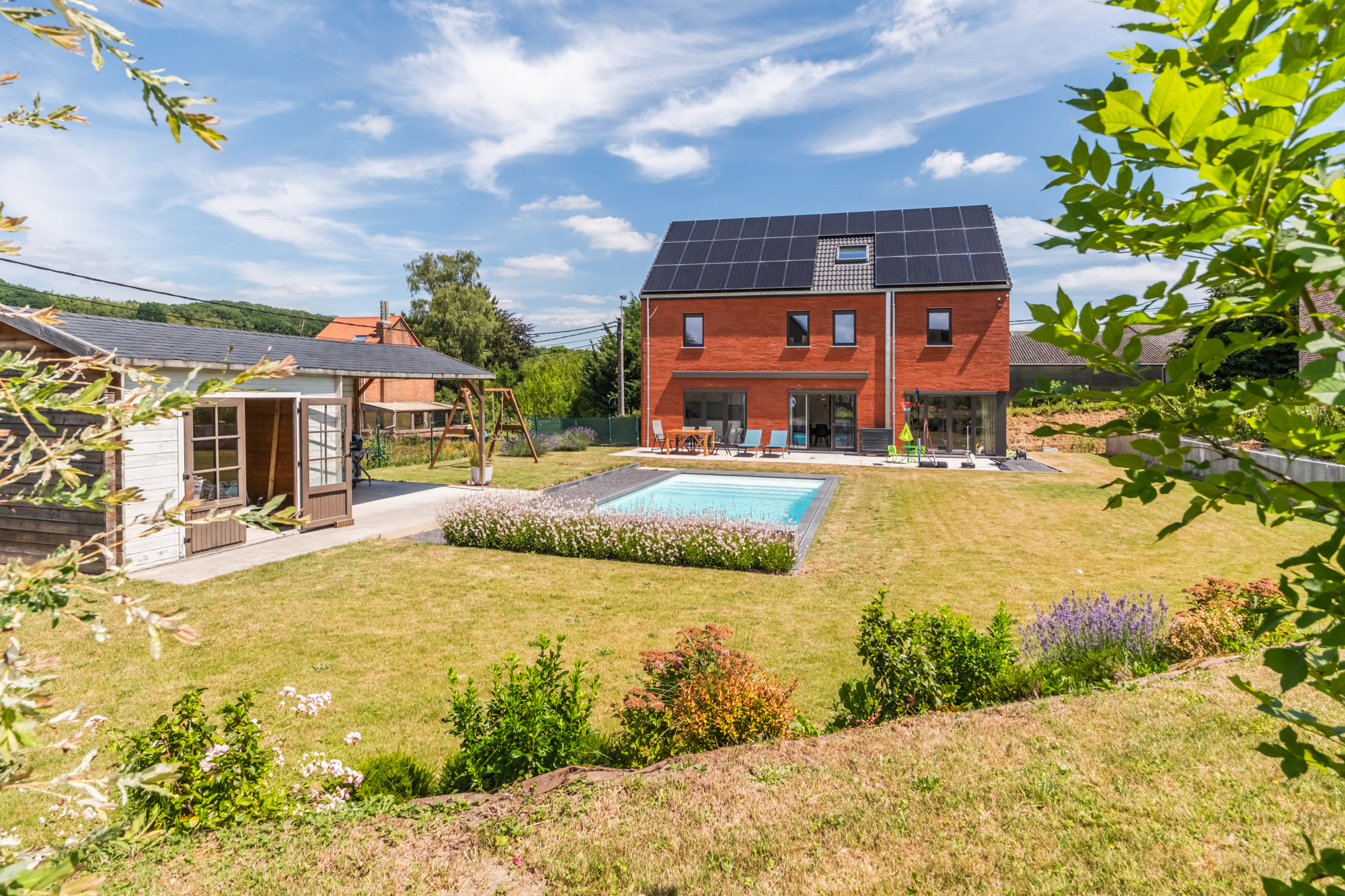 Maison moderne de 2020, passive, lumineuse et pensée pour le confort