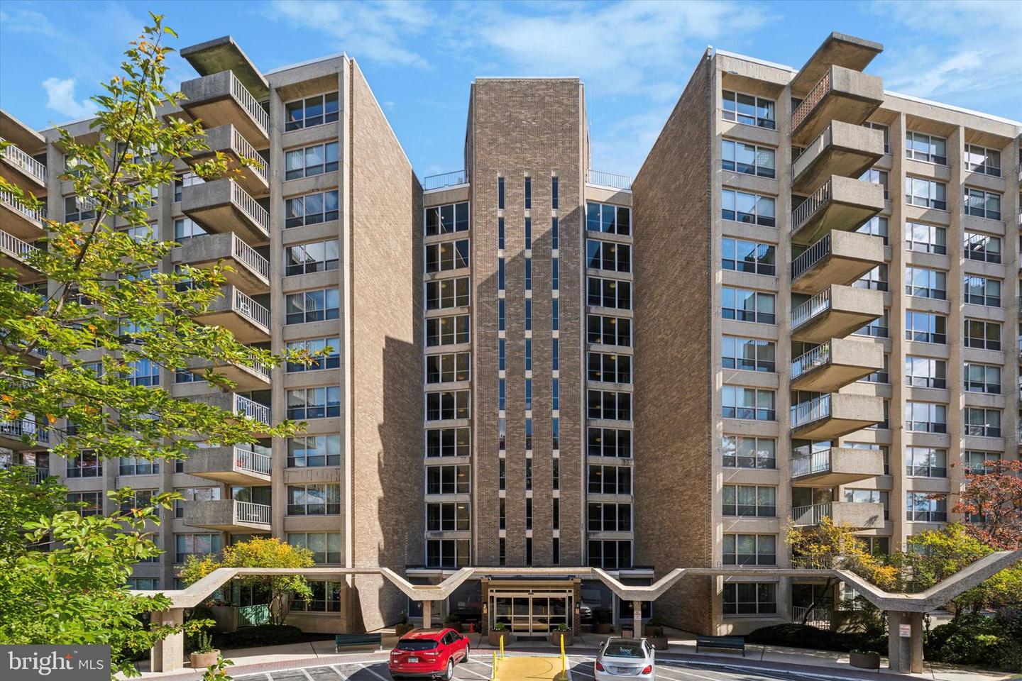 2 Bedroom . 2 Bathroom Condo in Green Hill Community