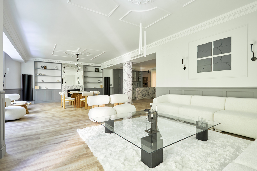 Exclusive luxury apartment on Ayala Street, newly renovated