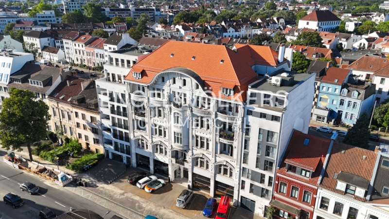 Gewerbefläche im denkmalgeschützten historischen Wohn- und Geschäftshaus