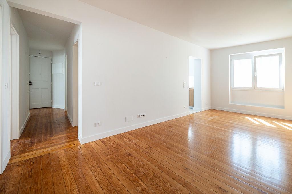 Restored 3-Bedroom Apartment w/ balcony in São Vicente