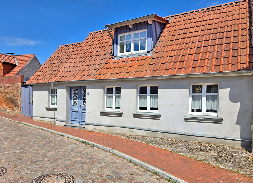 Ein kleines Juwel: Charmantes Stadthaus mit Gäste-Appartement für Lieblingsmenschen