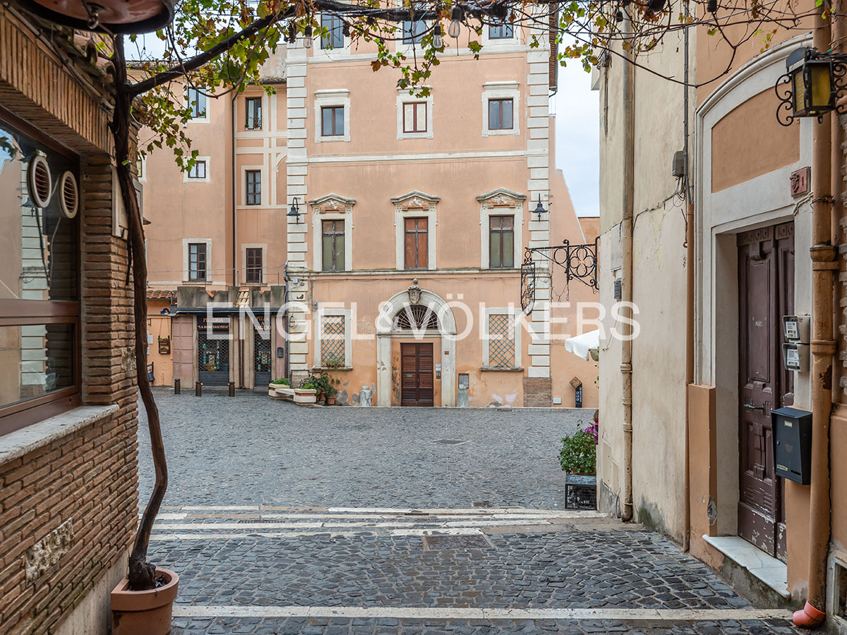 Historic commercial property in Nettuno