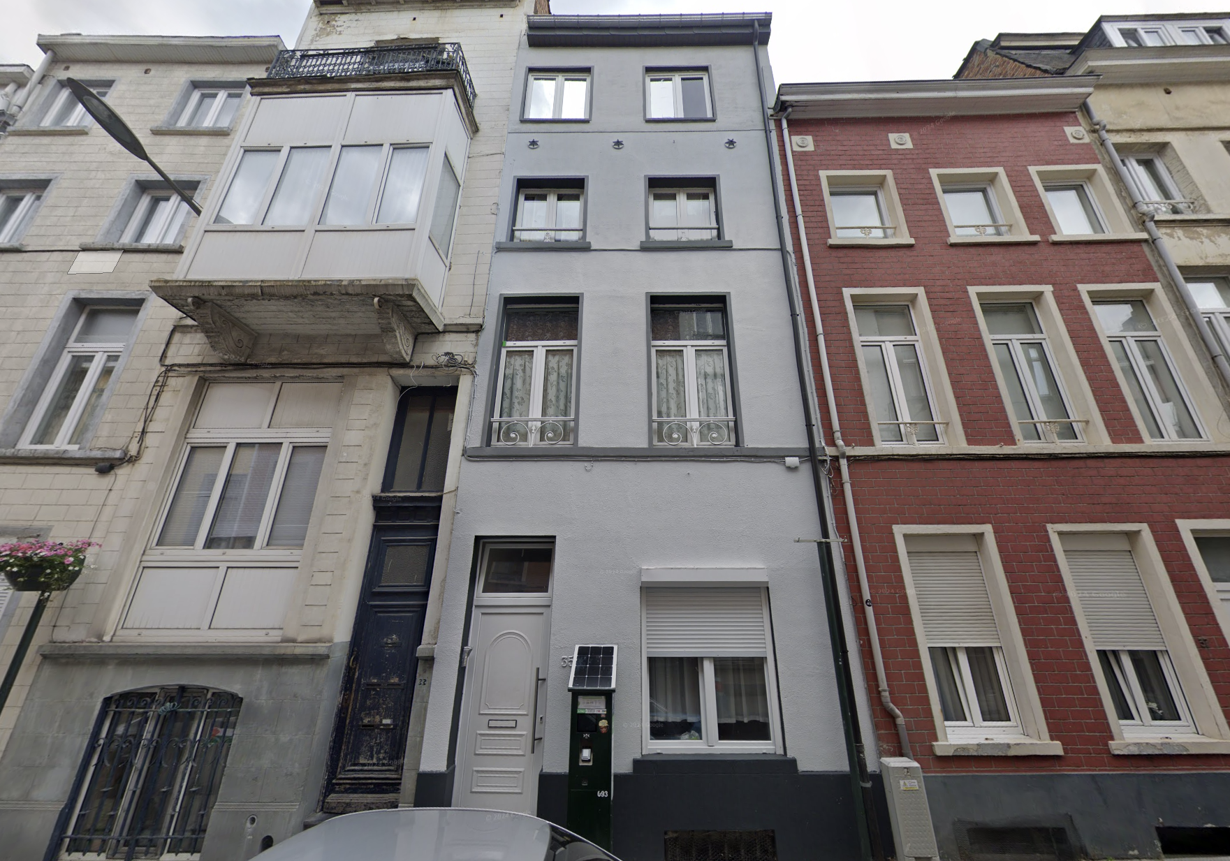 Income property a stone's throw from Ambiorix Square
