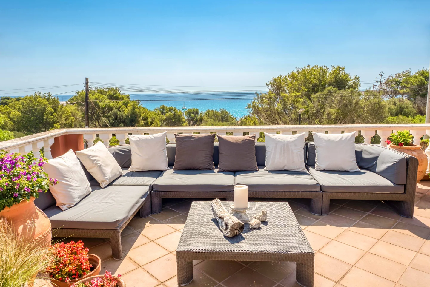 Gran propiedad con dos casas y vistas al mar en Punta Prima, Menorca