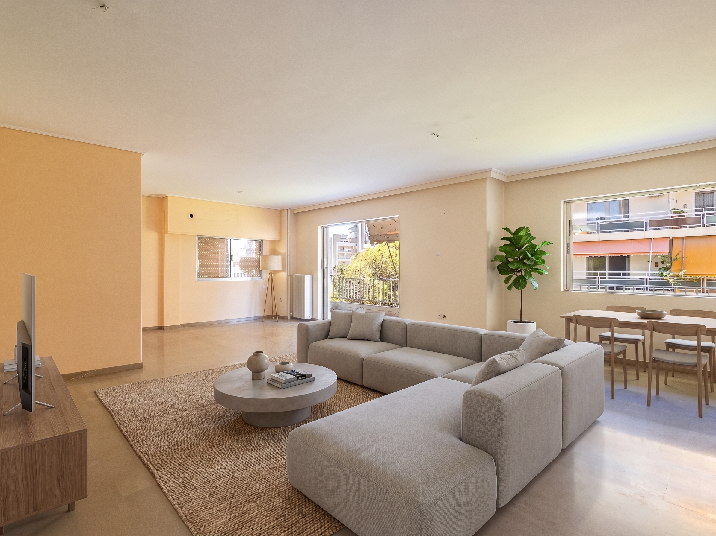 Spacious 140 sq.m. apartment with a parking space in Palaio Faliro [KI-modifiziert]