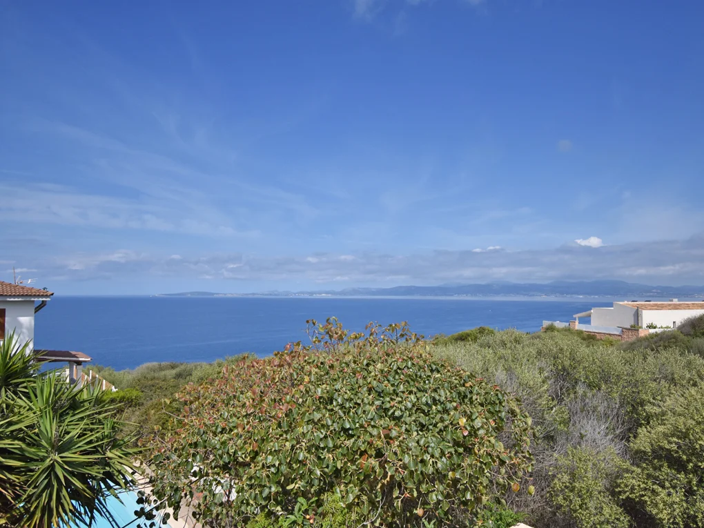 Villa mediterránea con bonitas vistas al mar