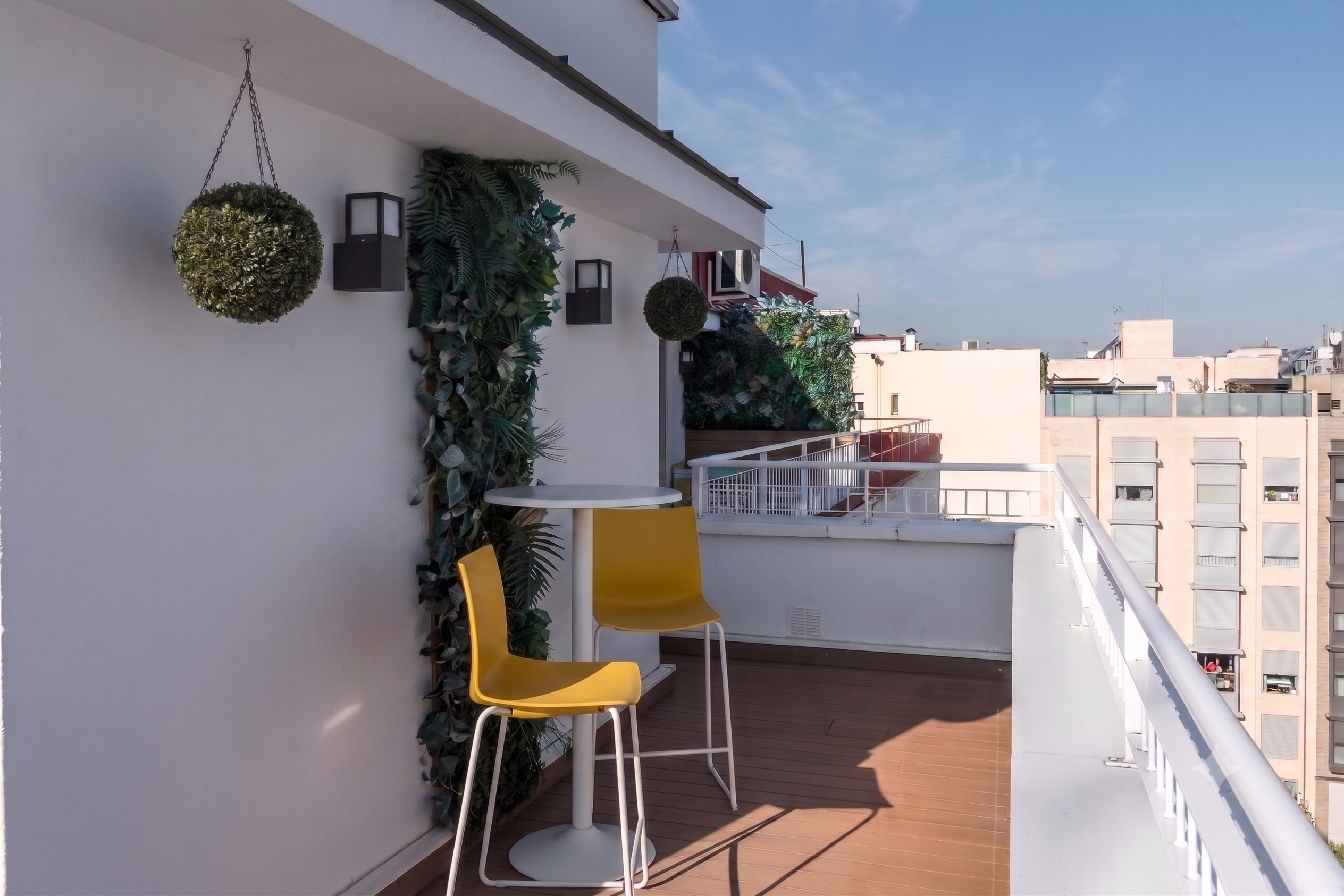 Renovated penthouse with terrace in Goya for rent