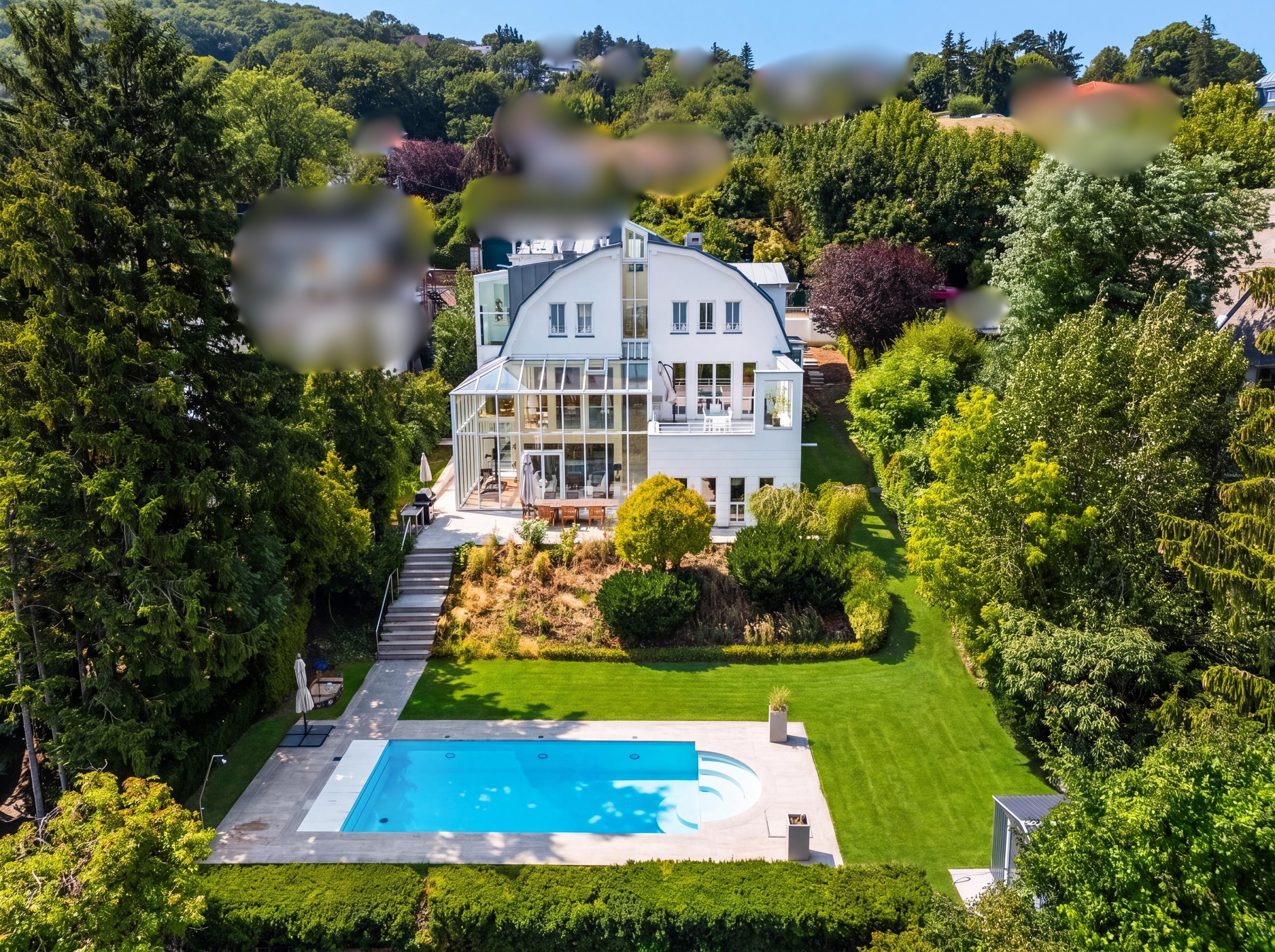 Elegance with a view: Exclusive residence with spa, outdoor pool and panoramic views of the Danube in Klosterneuburg