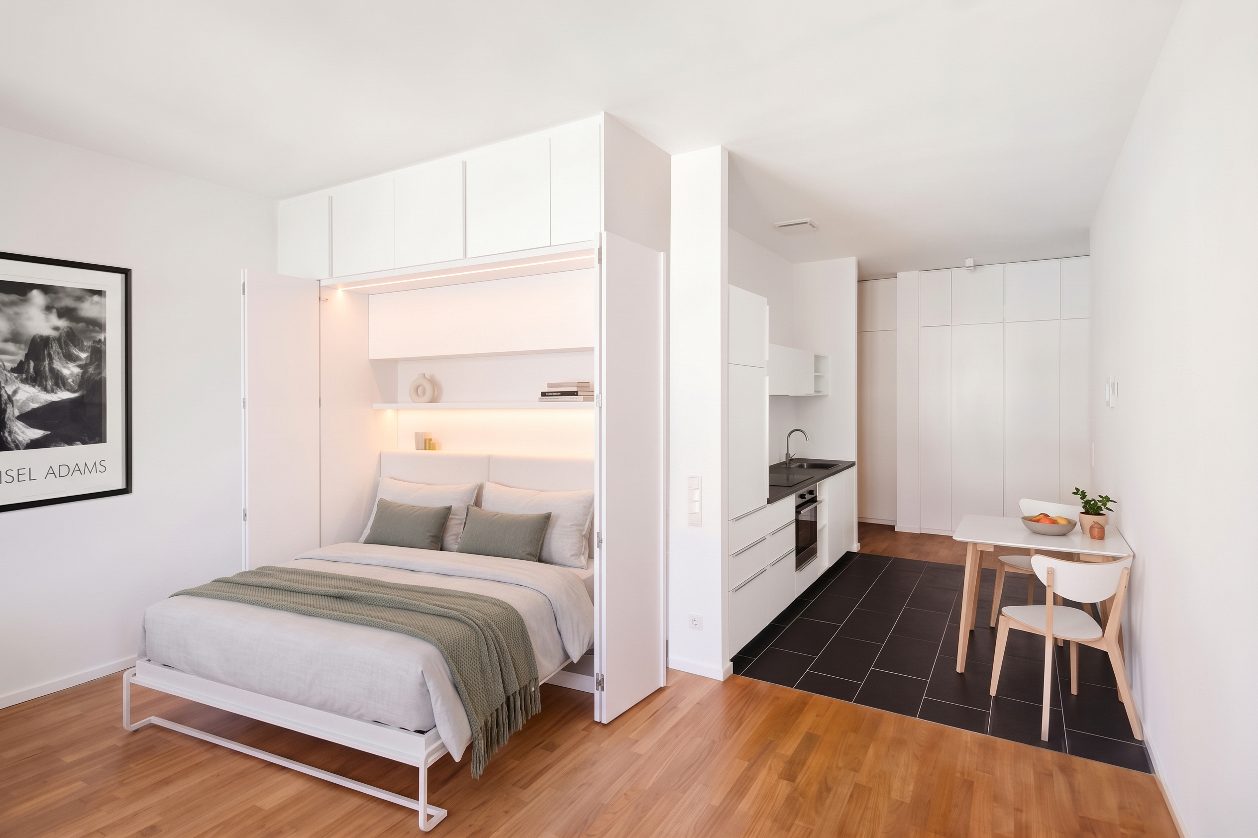 Quiet courtyard location, lively neighborhood – Stylish apartment with shared rooftop terrace