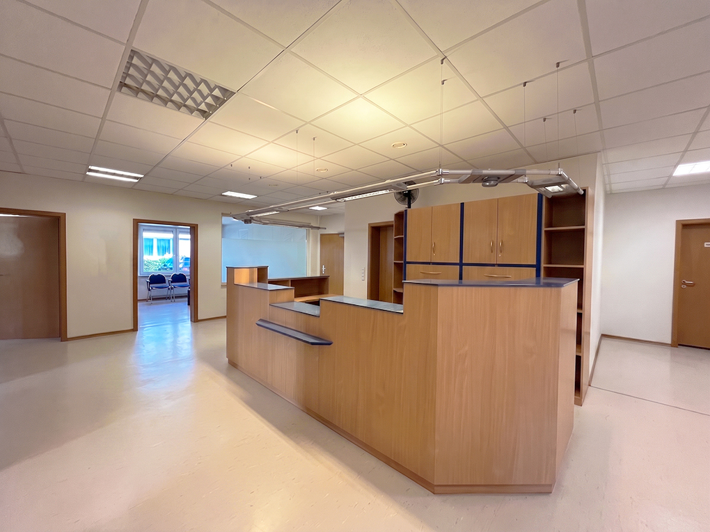 Viel Fläche, viele Möglichkeiten, beste Lage – attraktive Gewerbeeinheit im Zentrum von Hüttlingen