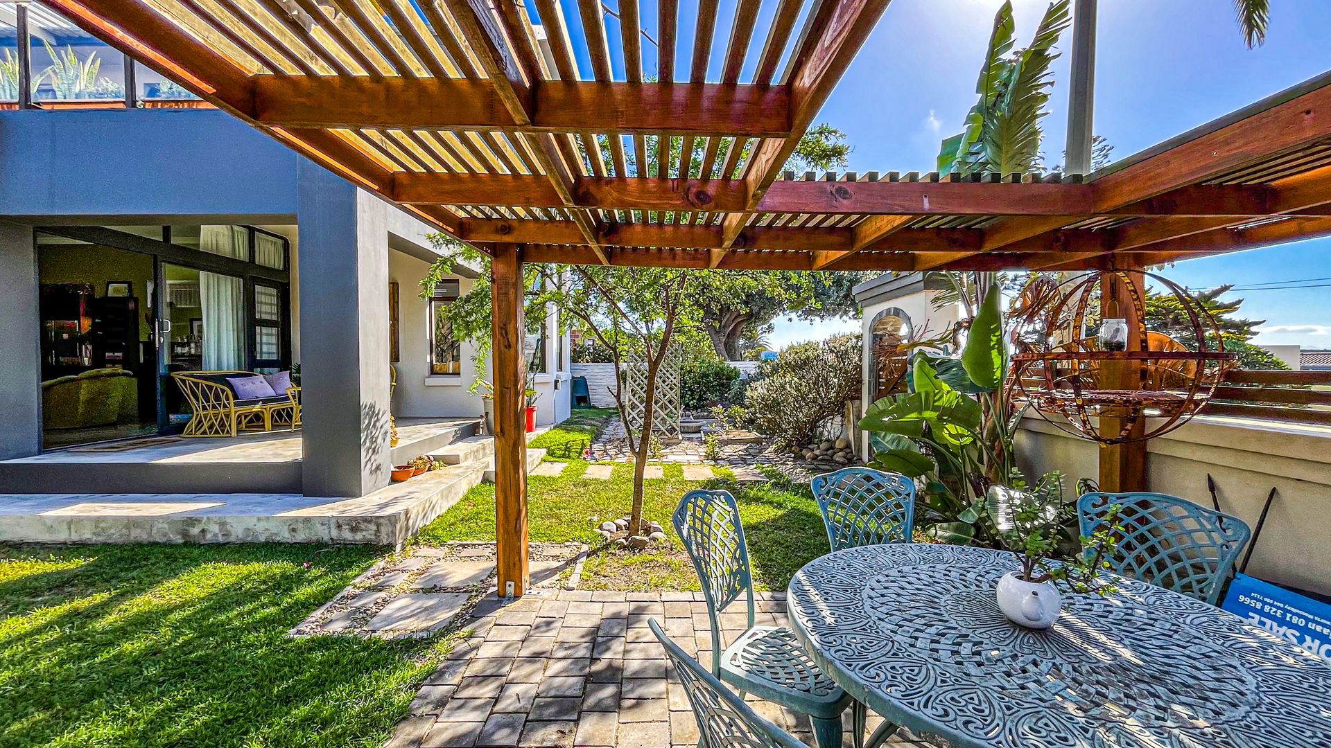Spacious 4‑Bedroom Family Home for Sale in Linkside, Mossel Bay