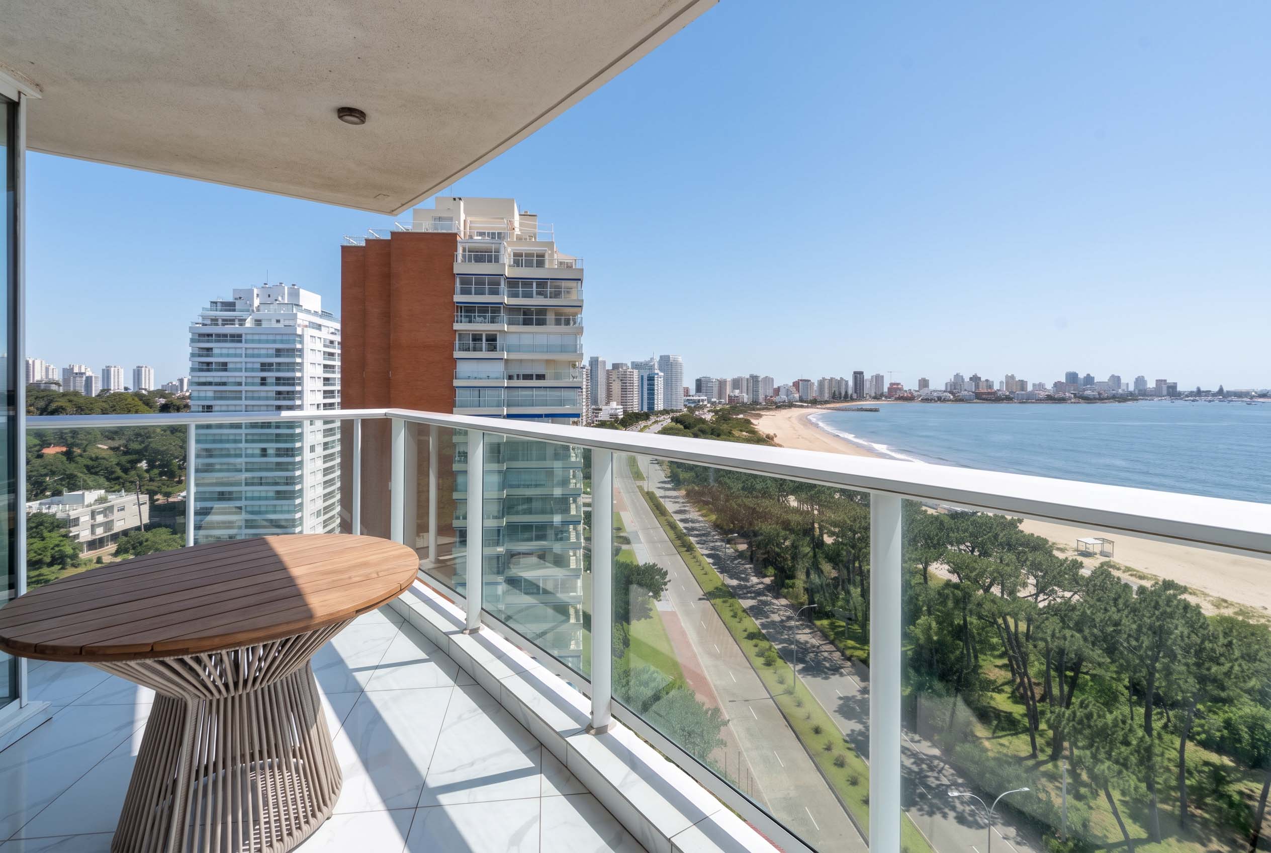 Apartment for rent, Paramount Building