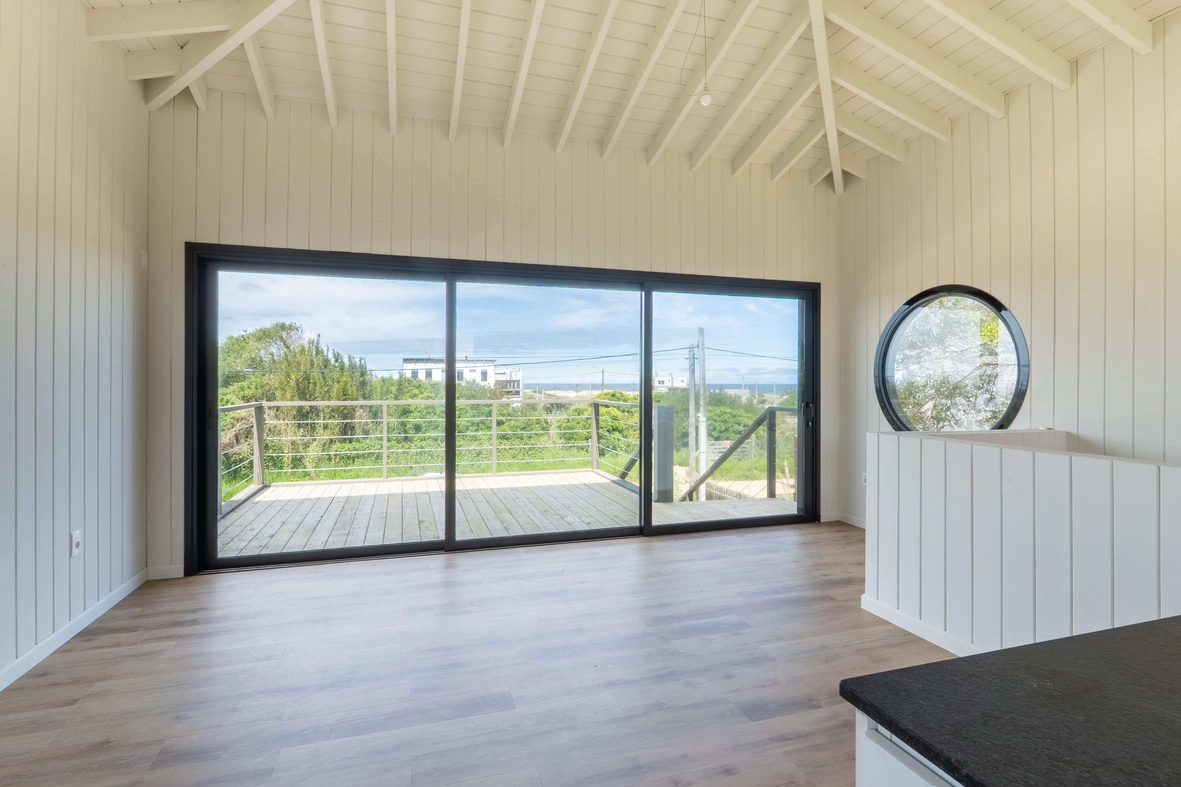 Moderna casa a estrenar a pasos del mar en Santa Mónica