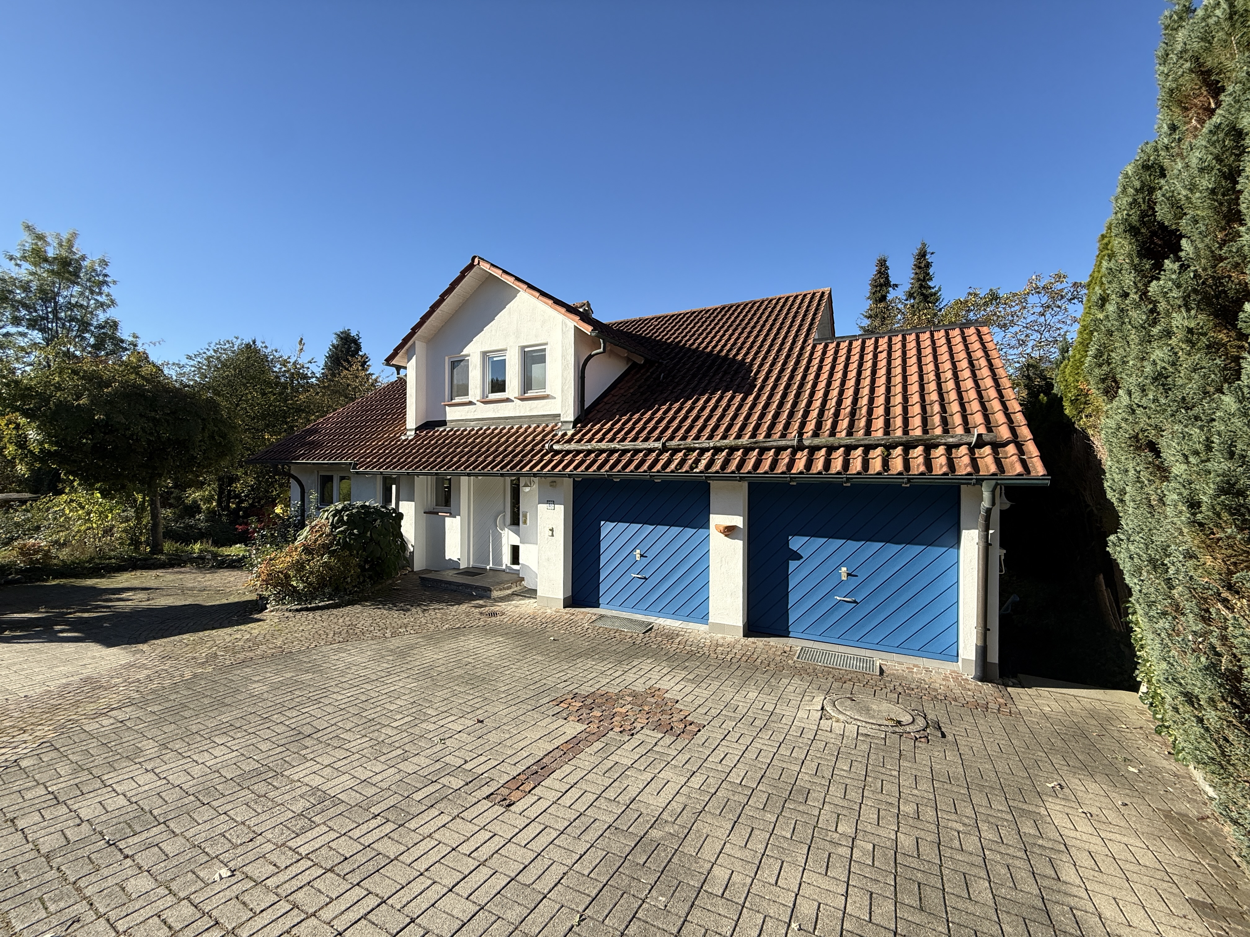 Familienanwesen mit Garten, Kamin und Entwicklungspotenzial Stadtnah und Naturverbunden