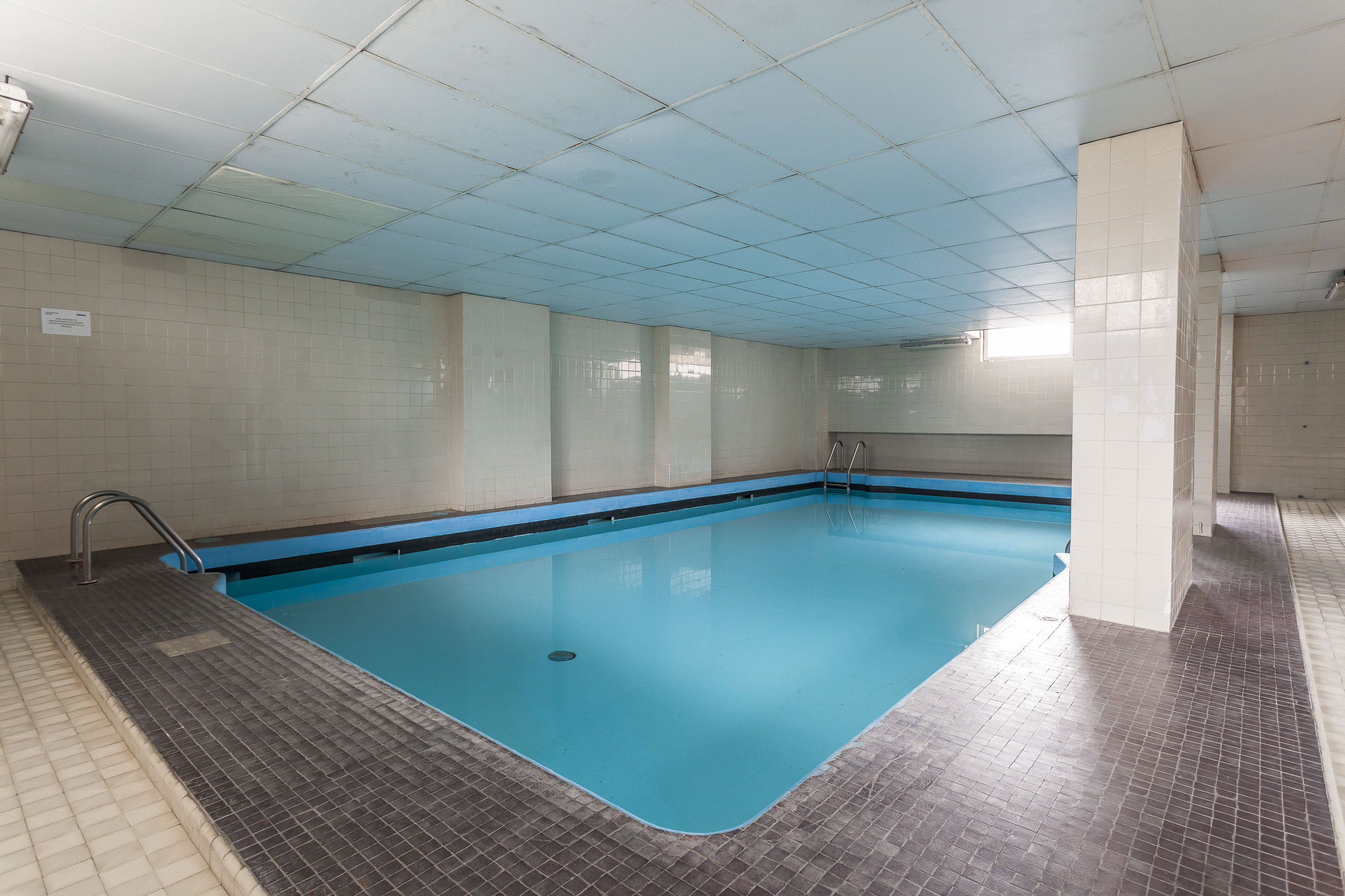 Exclusive luxury apartment, fully furnished, exterior, with indoor pool + premium services!