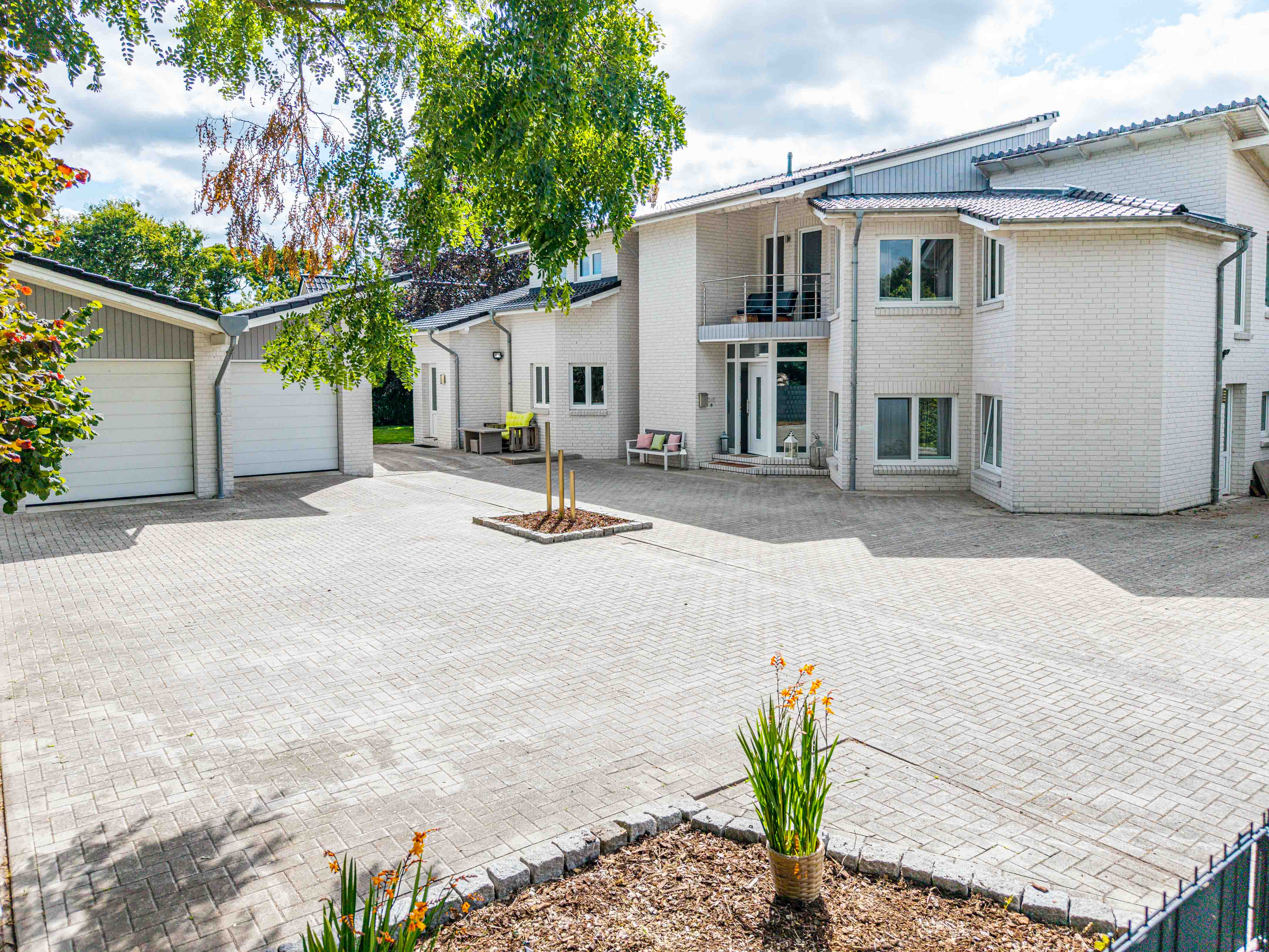 Architektenhaus mit separatem Bauplatz in ruhiger Lage von Holthusen