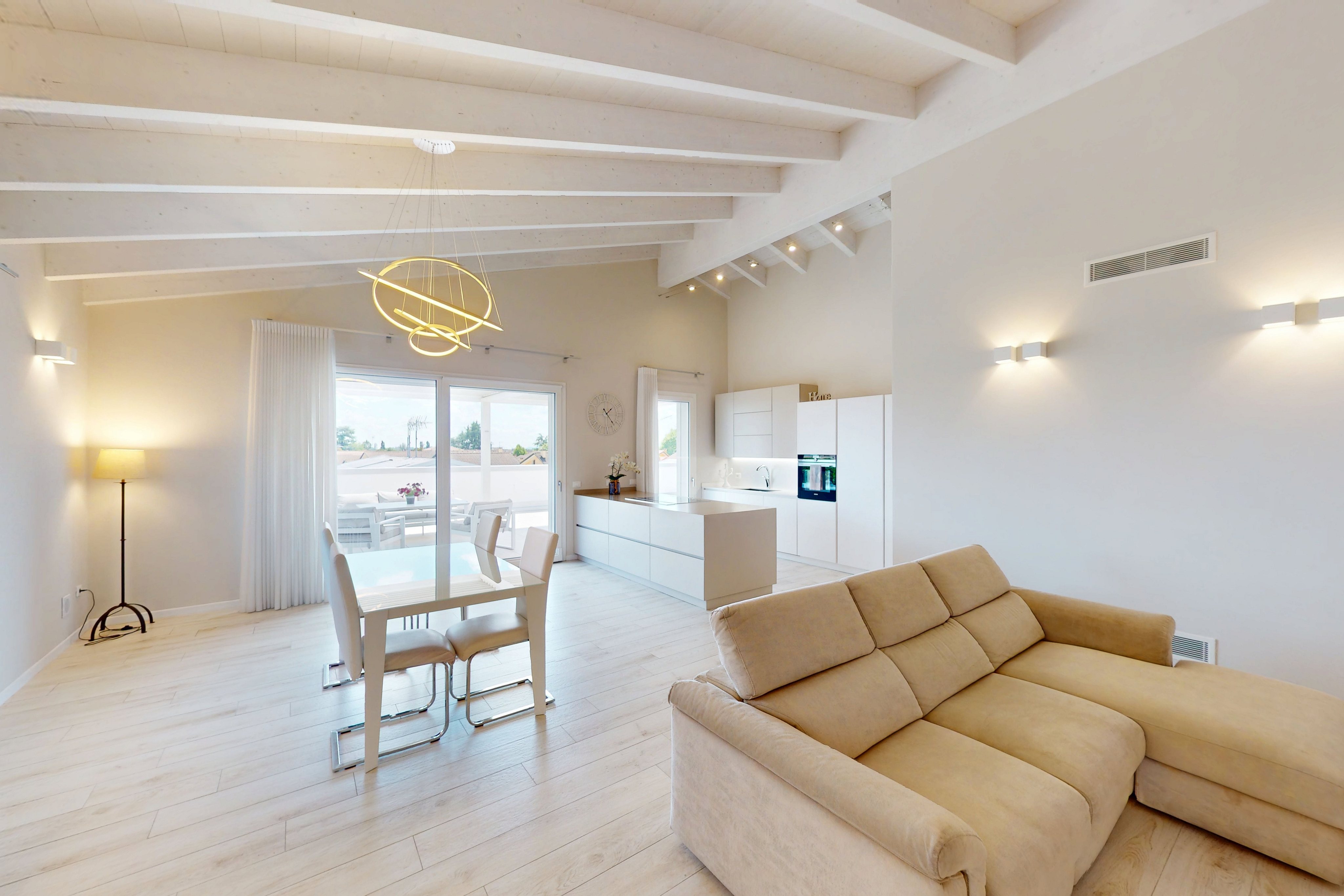 Licht, Privatsphäre, Design: Traum-Penthouse