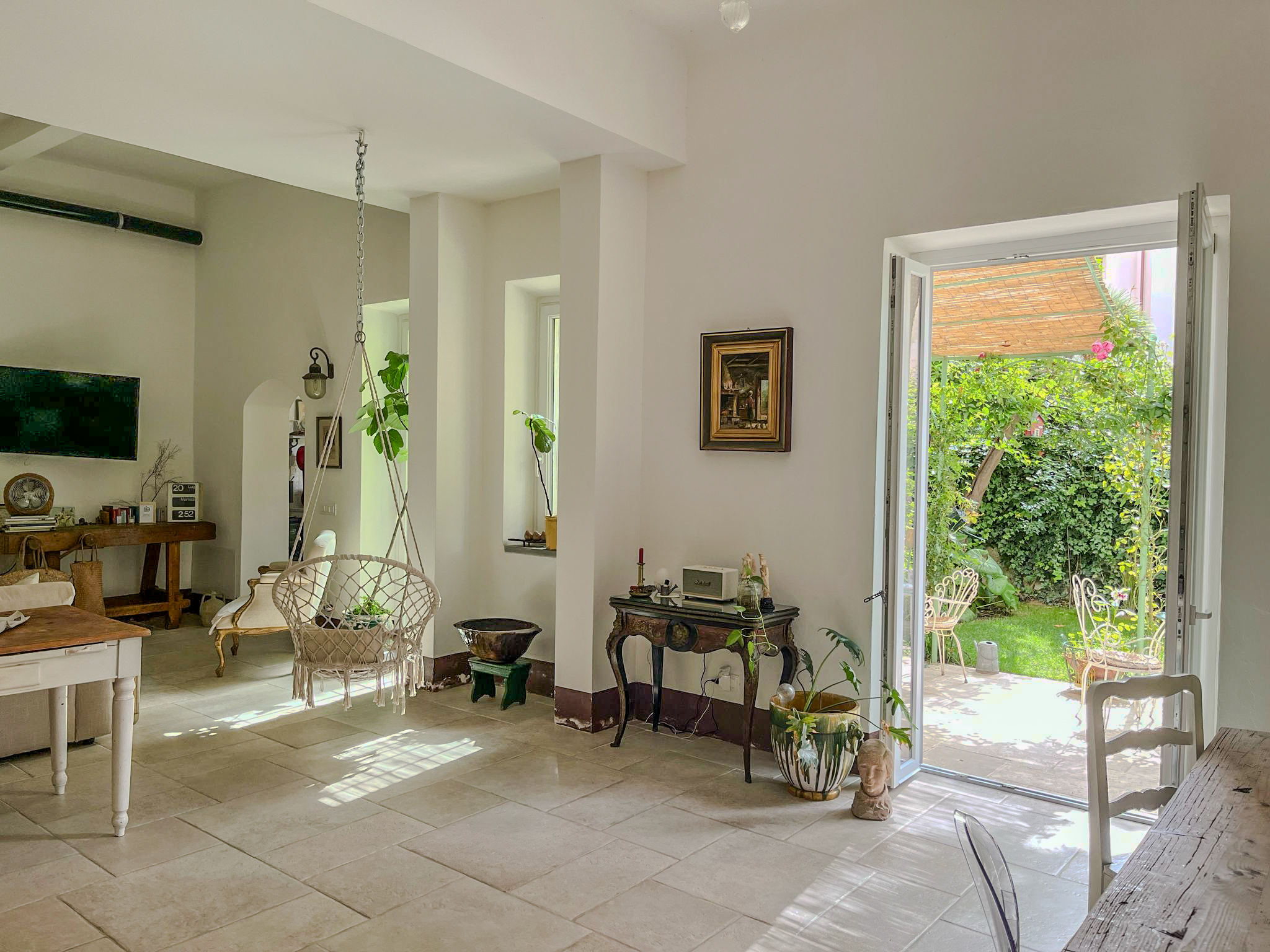 Exklusive Residenz in Livorno am Viale Italia: Kunst, Eleganz und privater Garten, nur wenige Schritte vom Meer entfernt