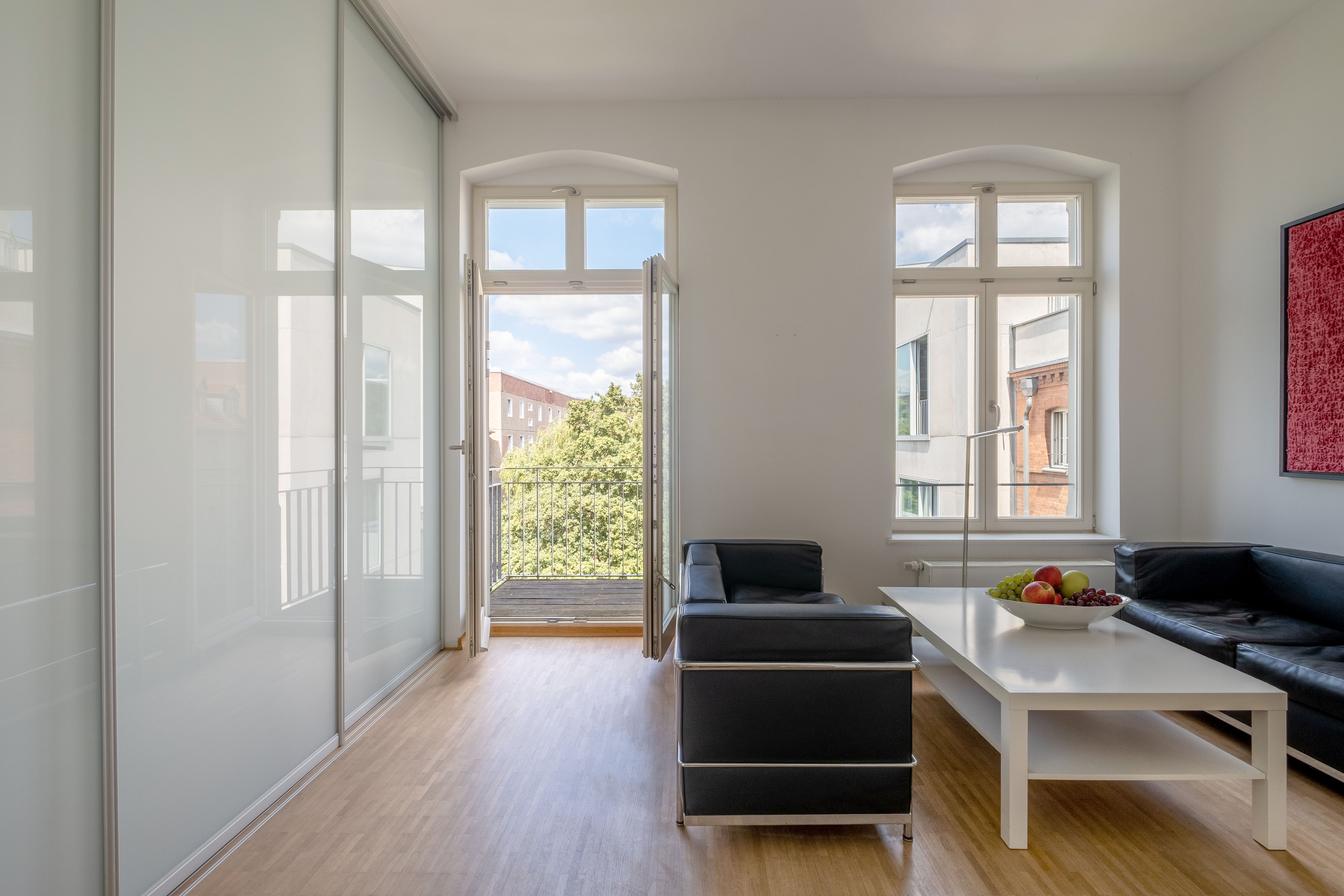 Stylish pied-à-terre with balcony in a prime location in Berlin-Mitte