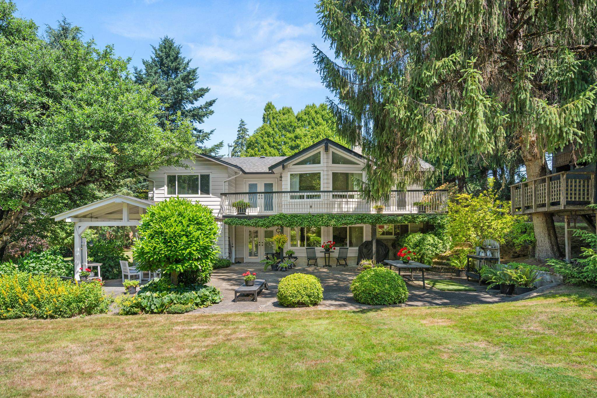 Charming 2-Acre Farm with Endless Possibilities