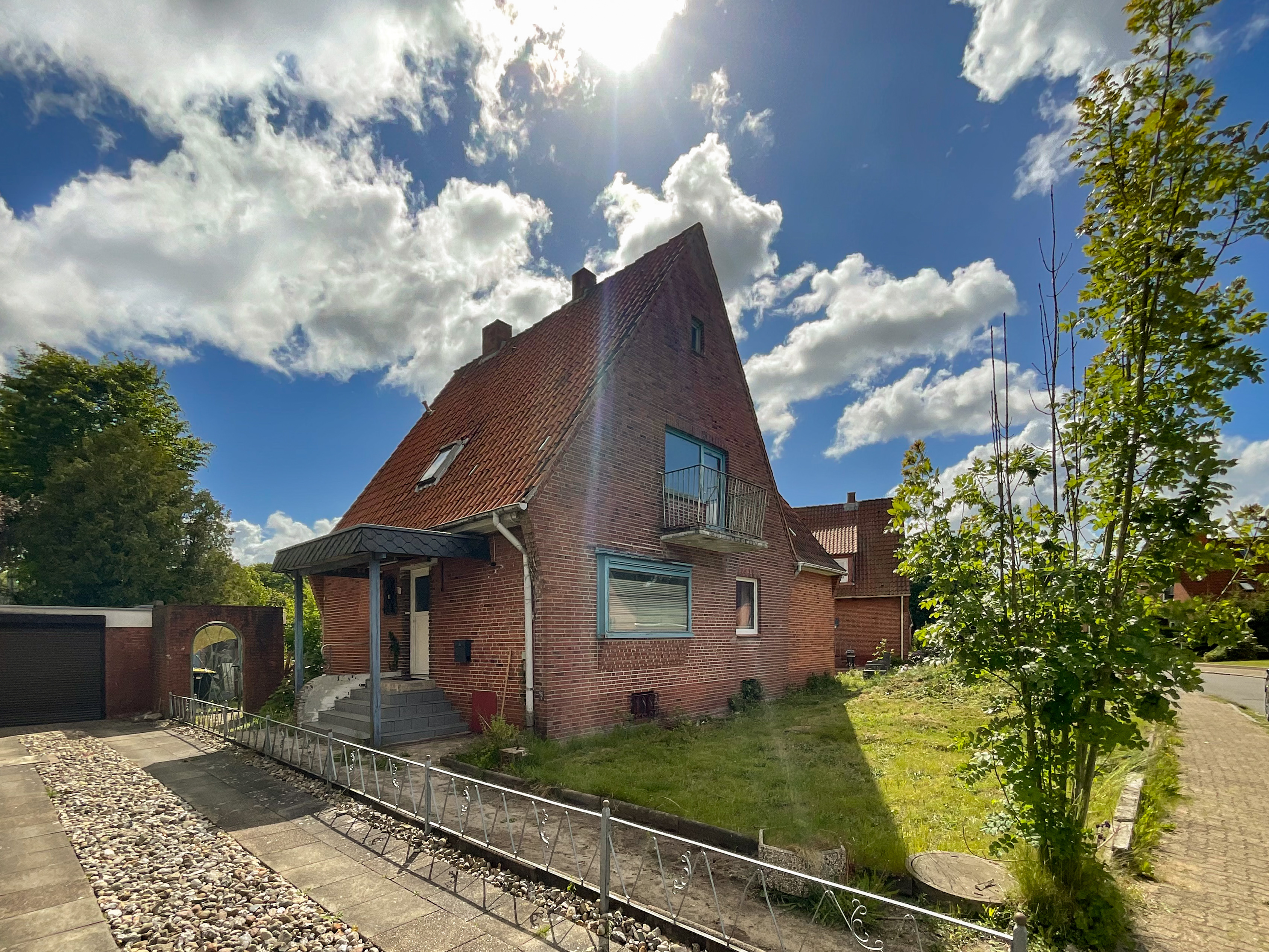 Zweifamilienhaus mit Garage in Rendsburg zu verkaufen !