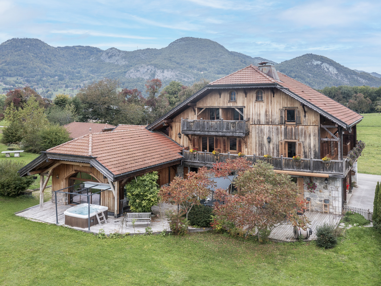 Magnificent renovated farmhouse in Mieussy (Haute-Savoie)