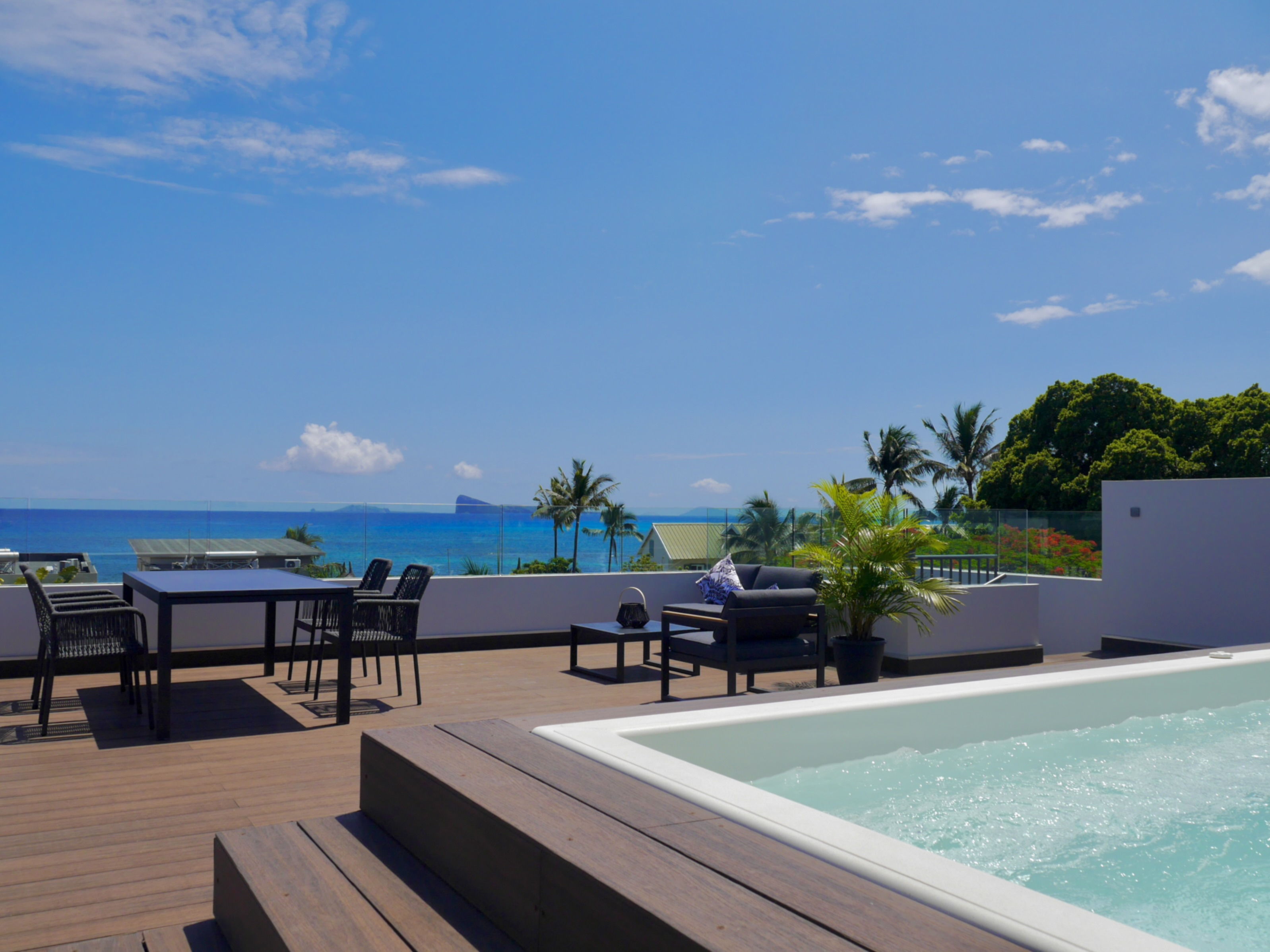 Modern Penthouse With Breathtaking Sea Views