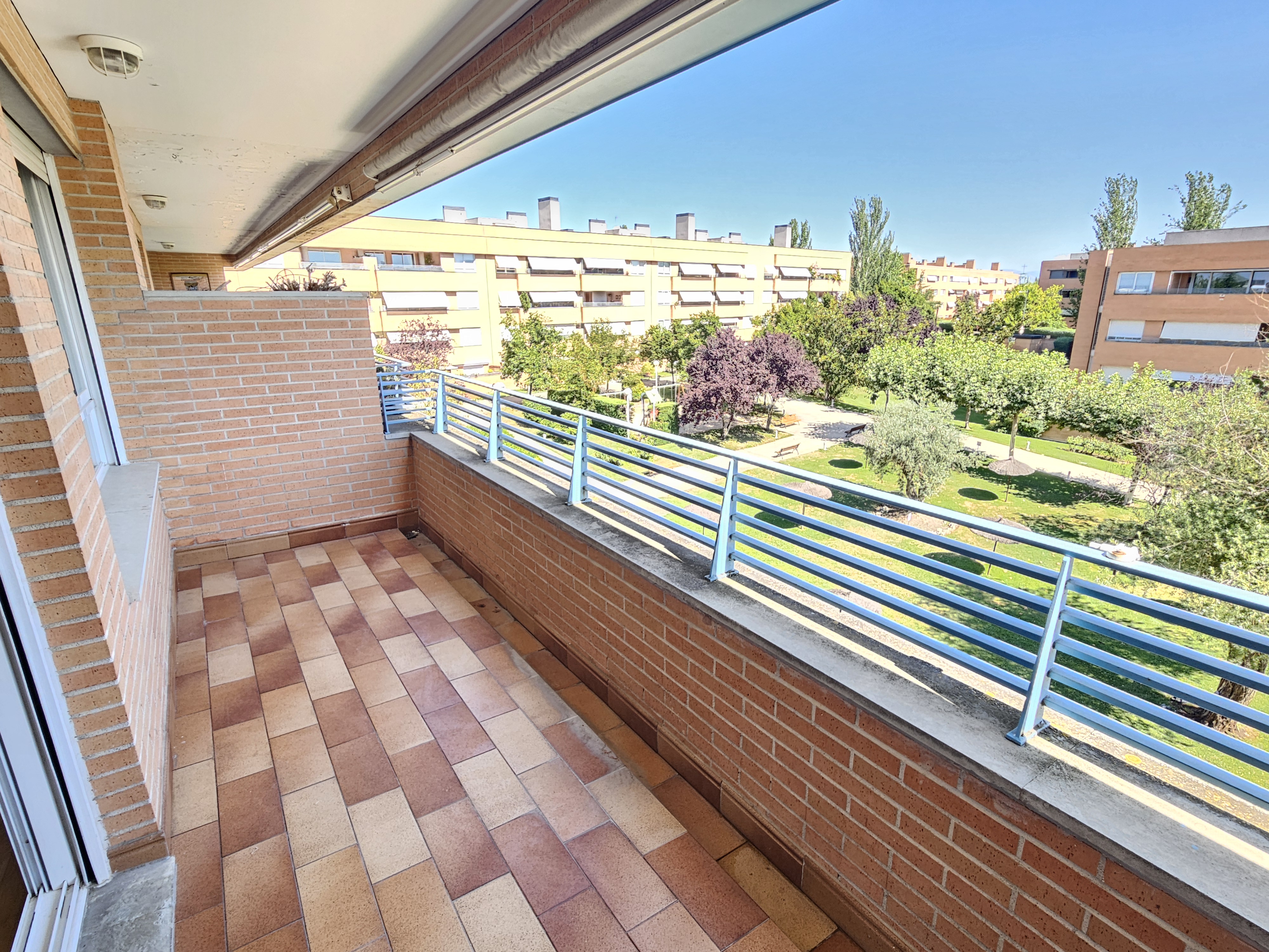163 m² apartment in a superb complex with pool, paddle tennis and 24-hour concierge
