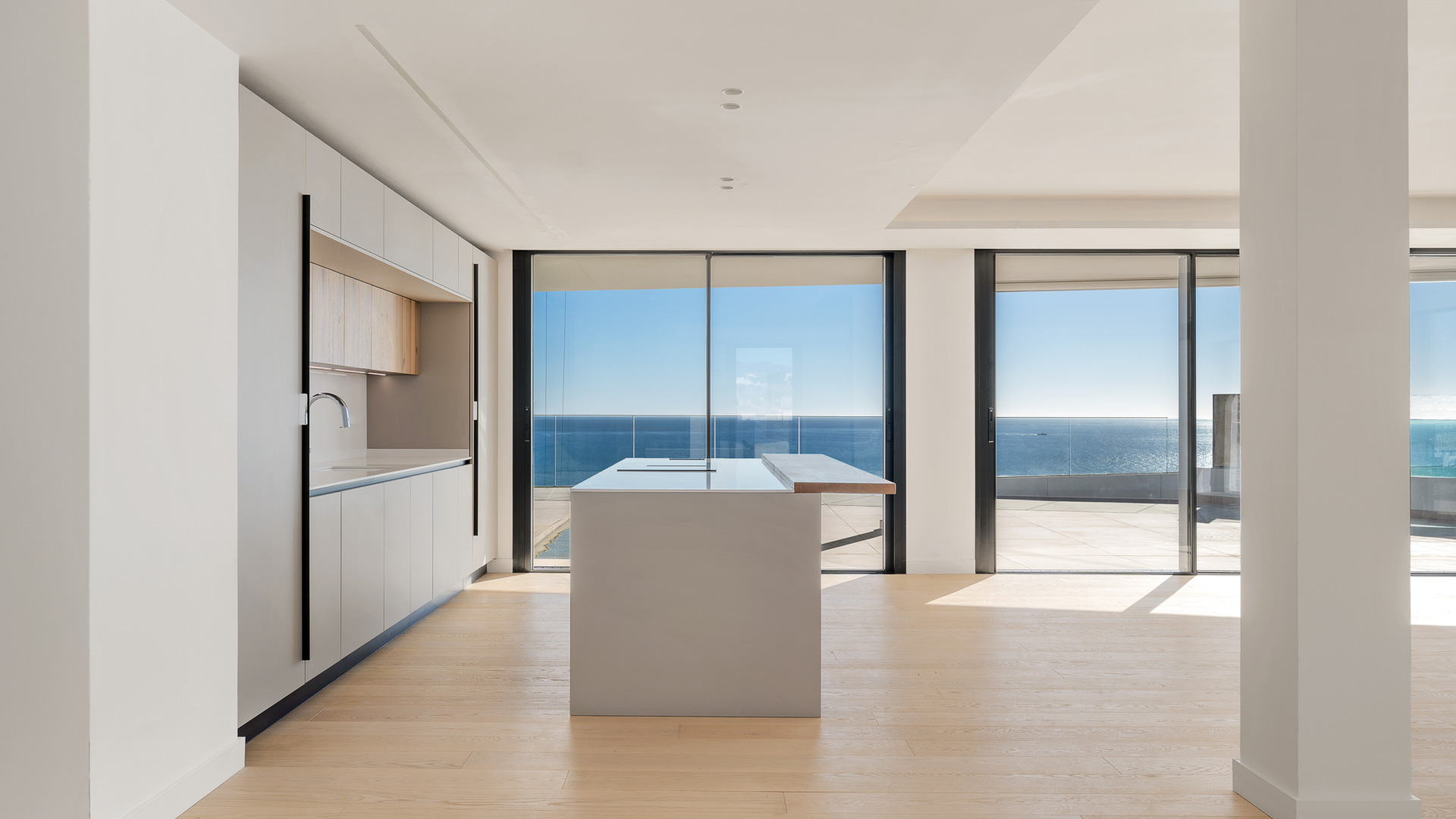 Exclusive three-bedroom apartment with premium amenities by the sea