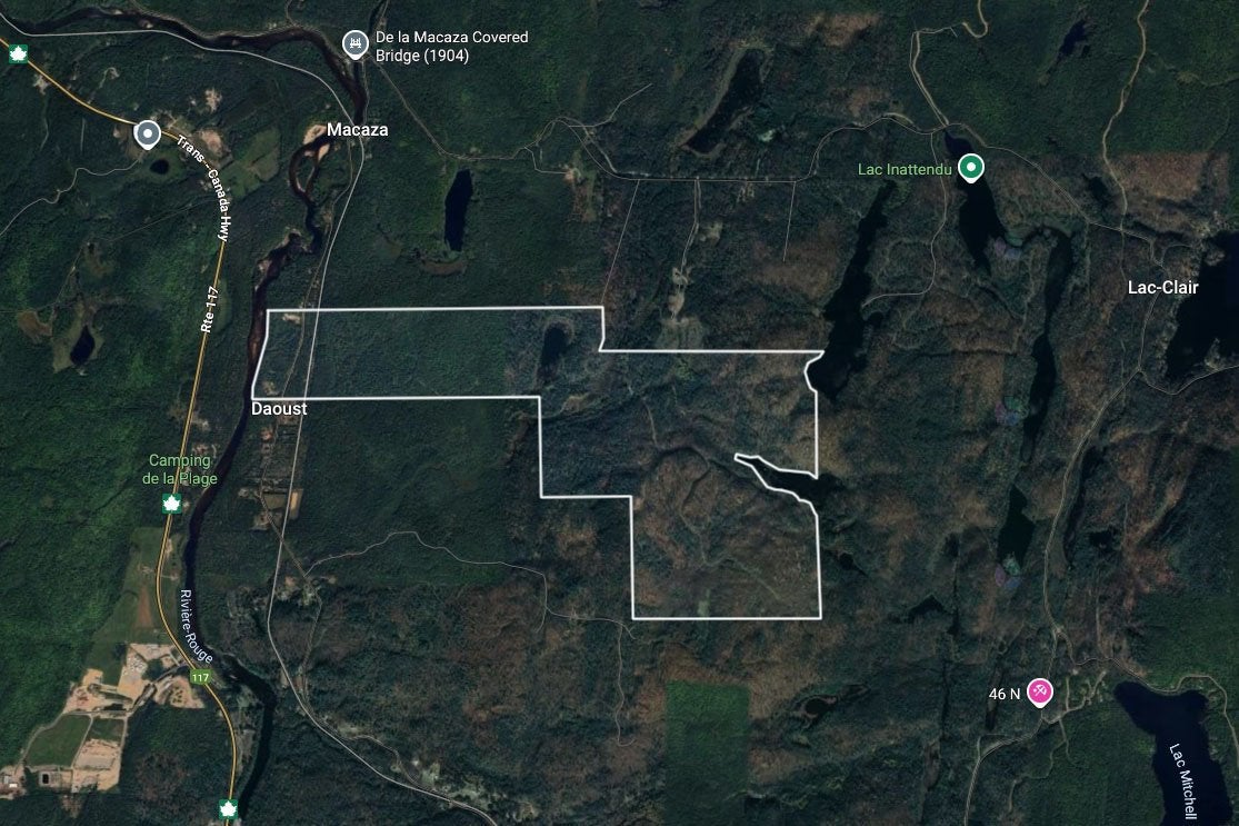 A vast wooded property of approximately 735 acres