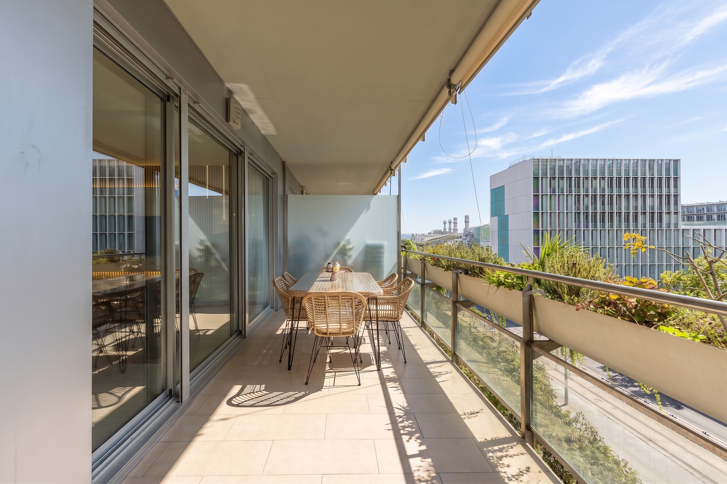 Exclusivo apartamento de lujo con Parking  en Port Forum [Modificado por IA]