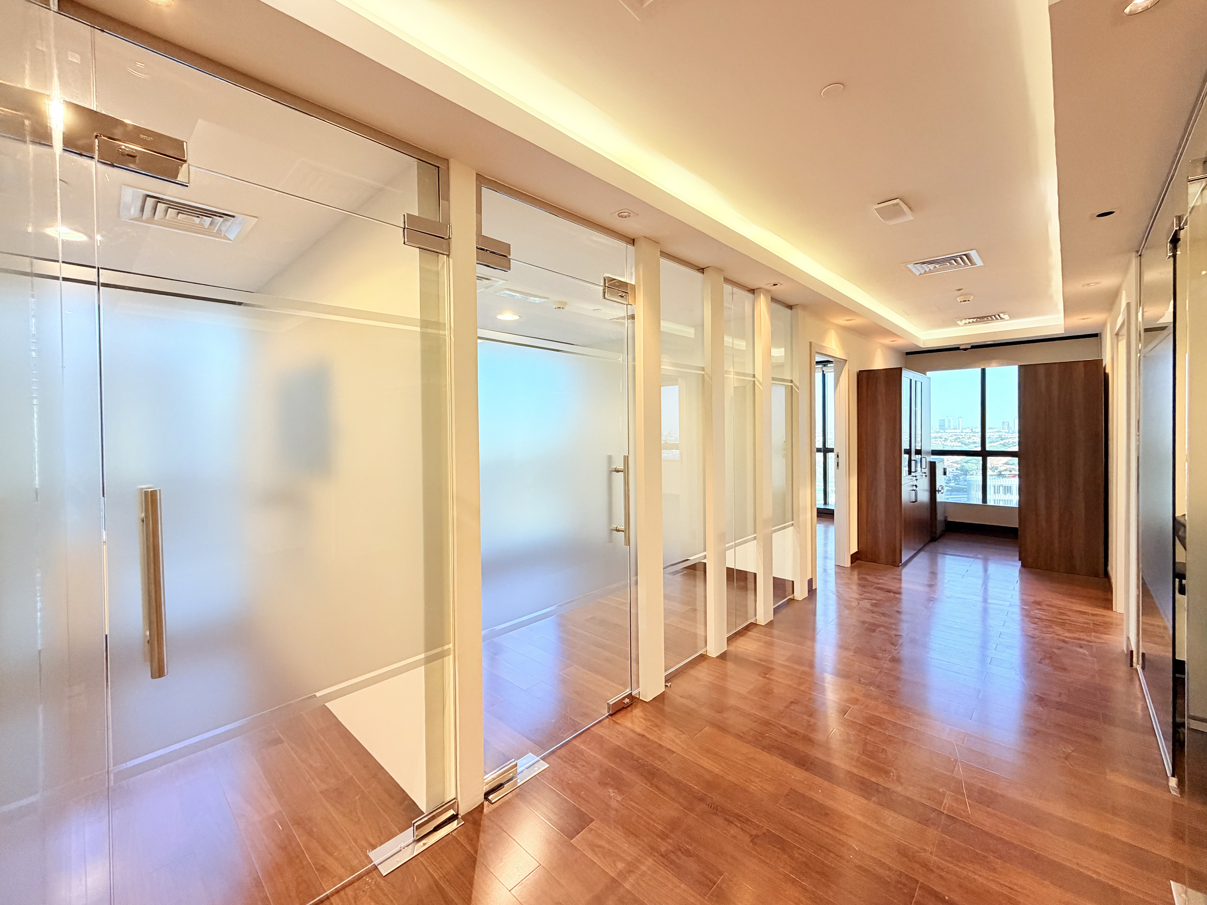 Grade A | Fully Partitioned | Open View