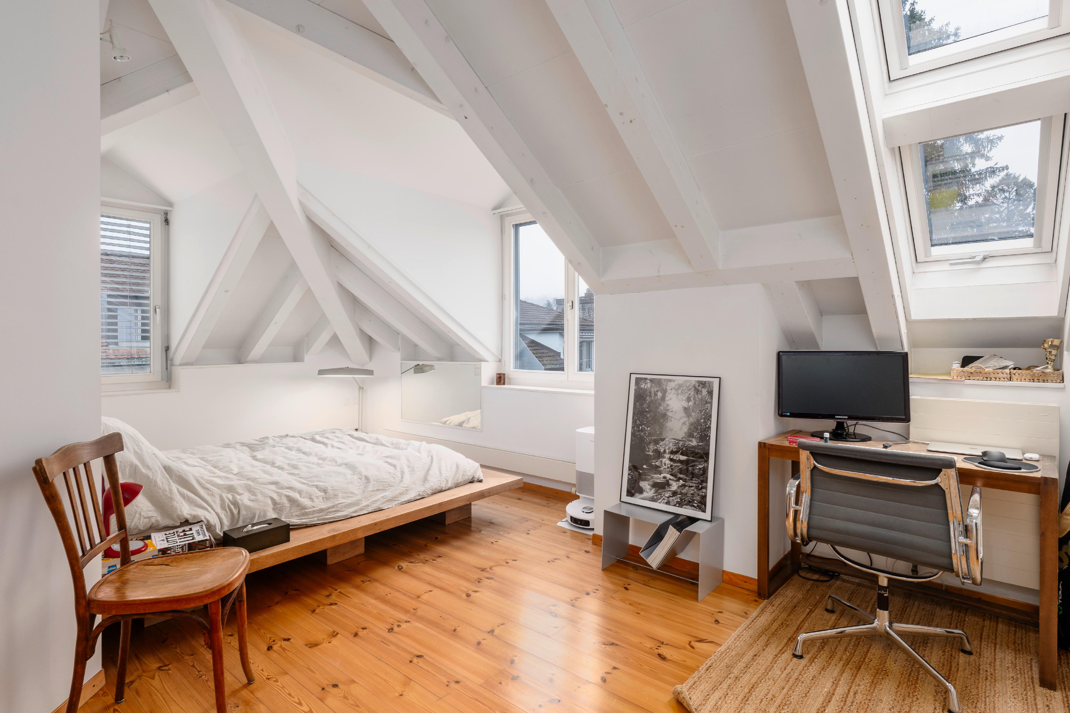 Penthouse plus a share in a commercial unit
