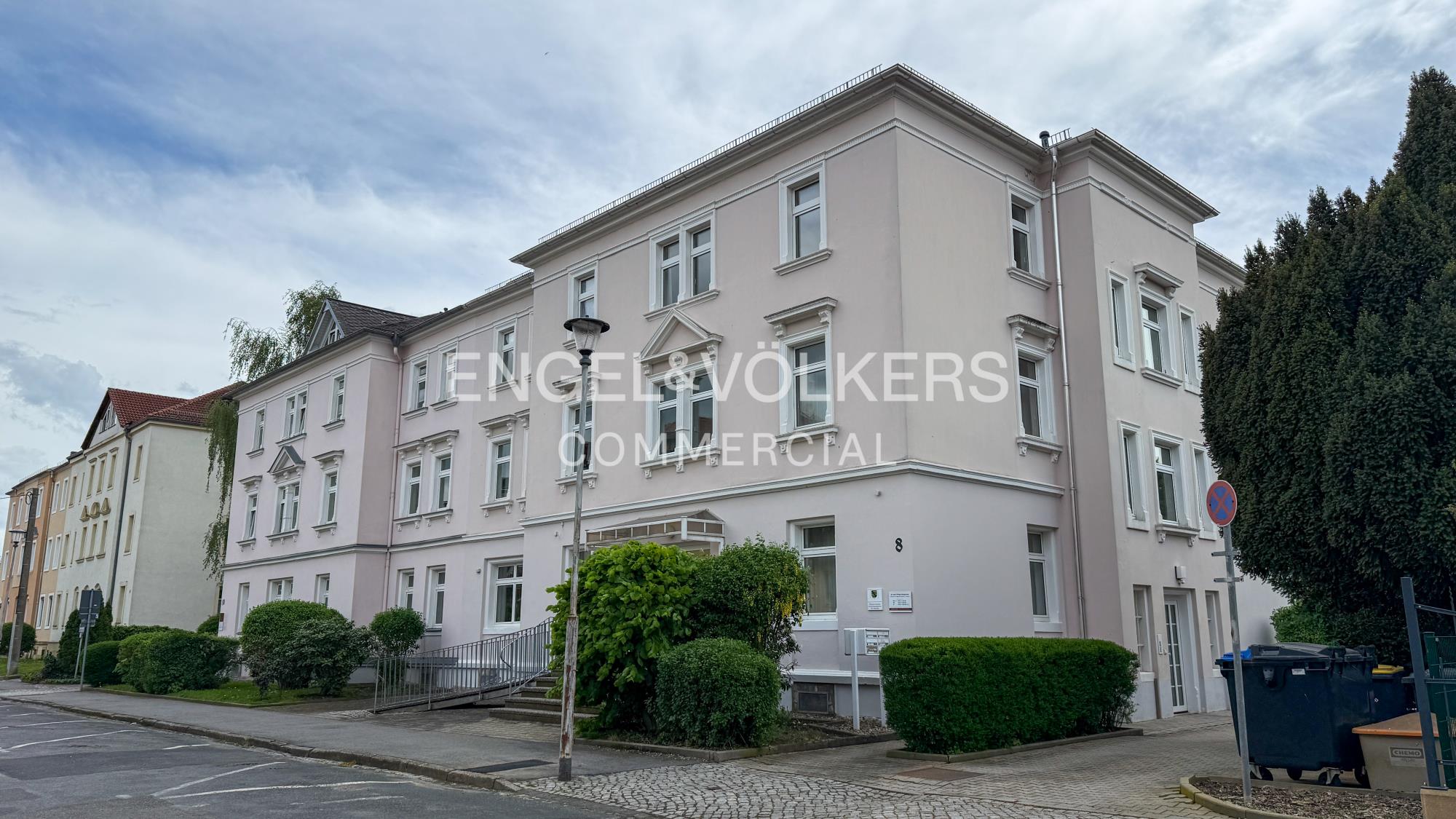 Repräsentatives Wohn- und Geschäftshaus in familienfreundlicher Lage nahe Dresden