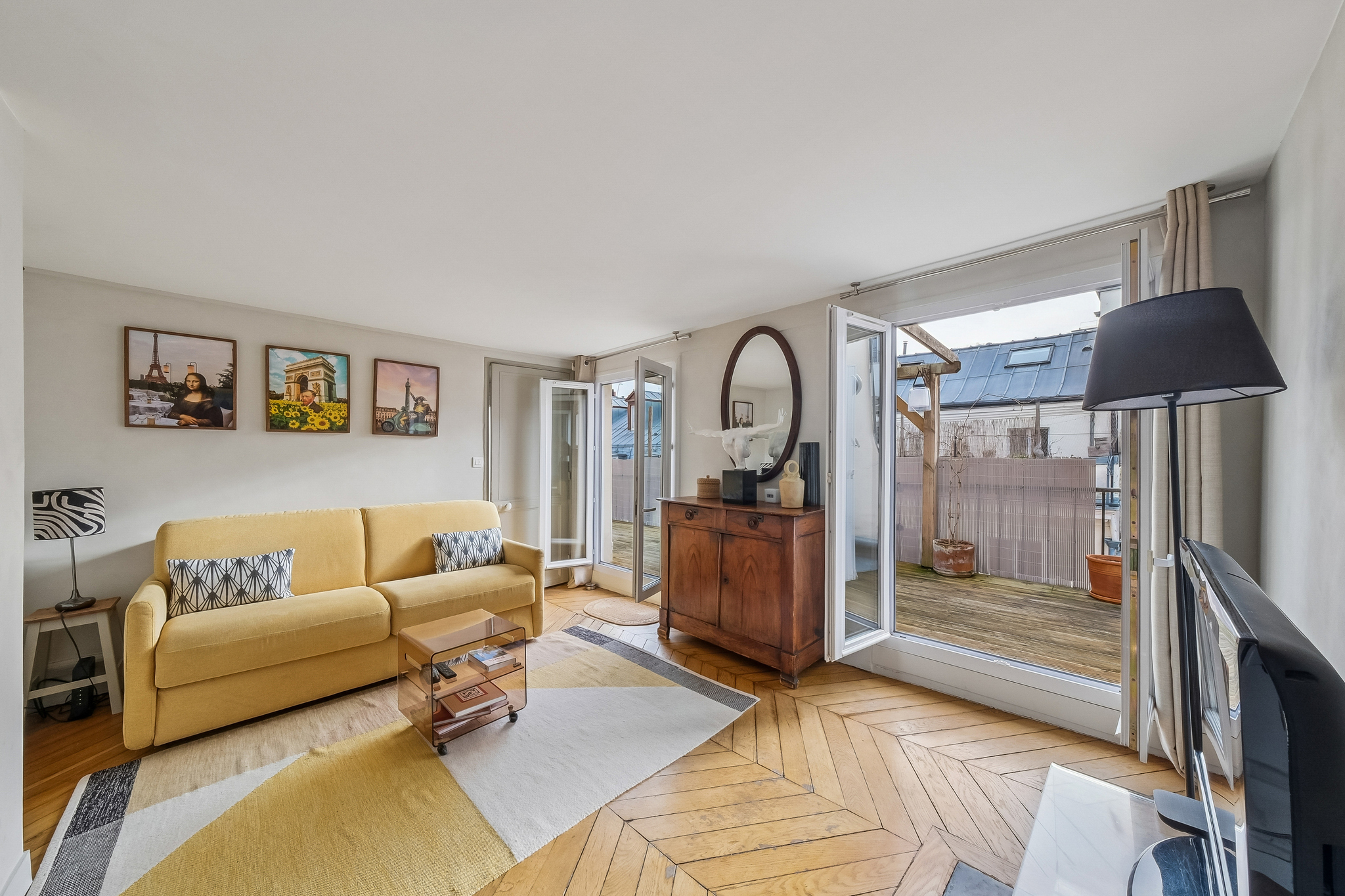 One-bedroom apartment with terrace - Bonne Nouvelle