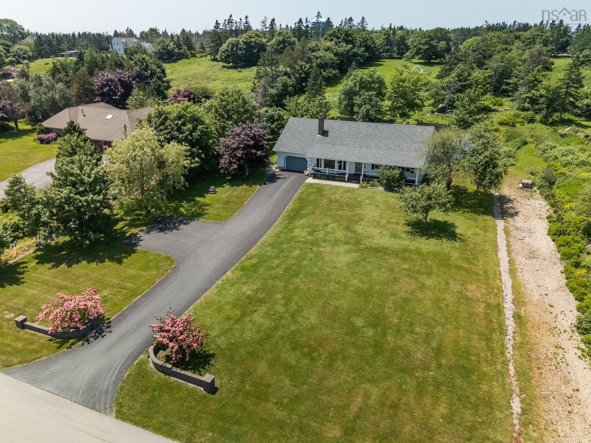Custom-Built Executive Home 3 Bedroom, 2.5 Bath