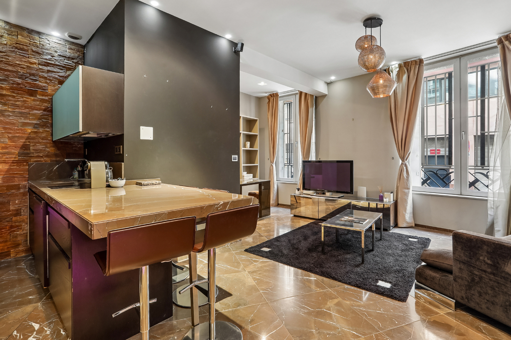 Appartement Atypique Rénové - Vendu avec un Parking