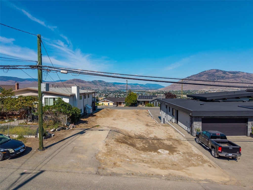 Rare Building Opportunity in Prime Central Location
