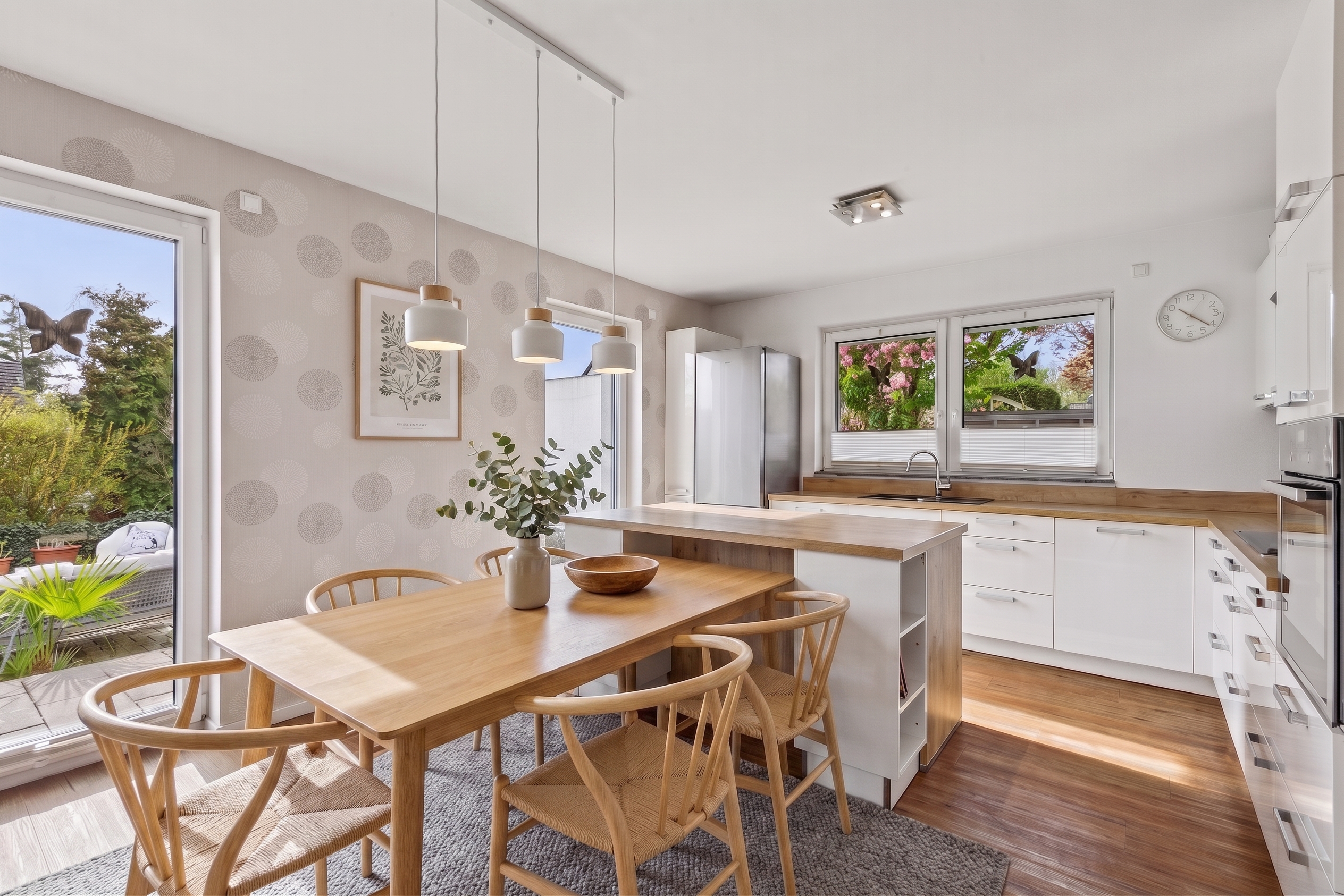 Family happiness in Lank-Latum - Modern multigenerational home with garden