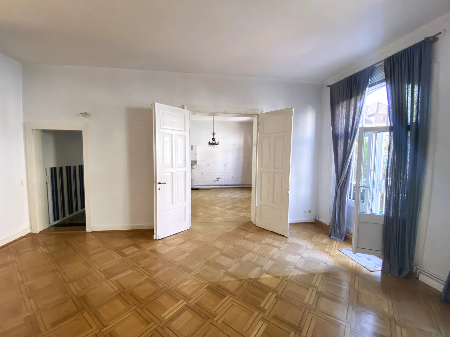 Oststadt: Mietwohnung: Altbau-Juwel im Herzen der Stadt - Foto 2